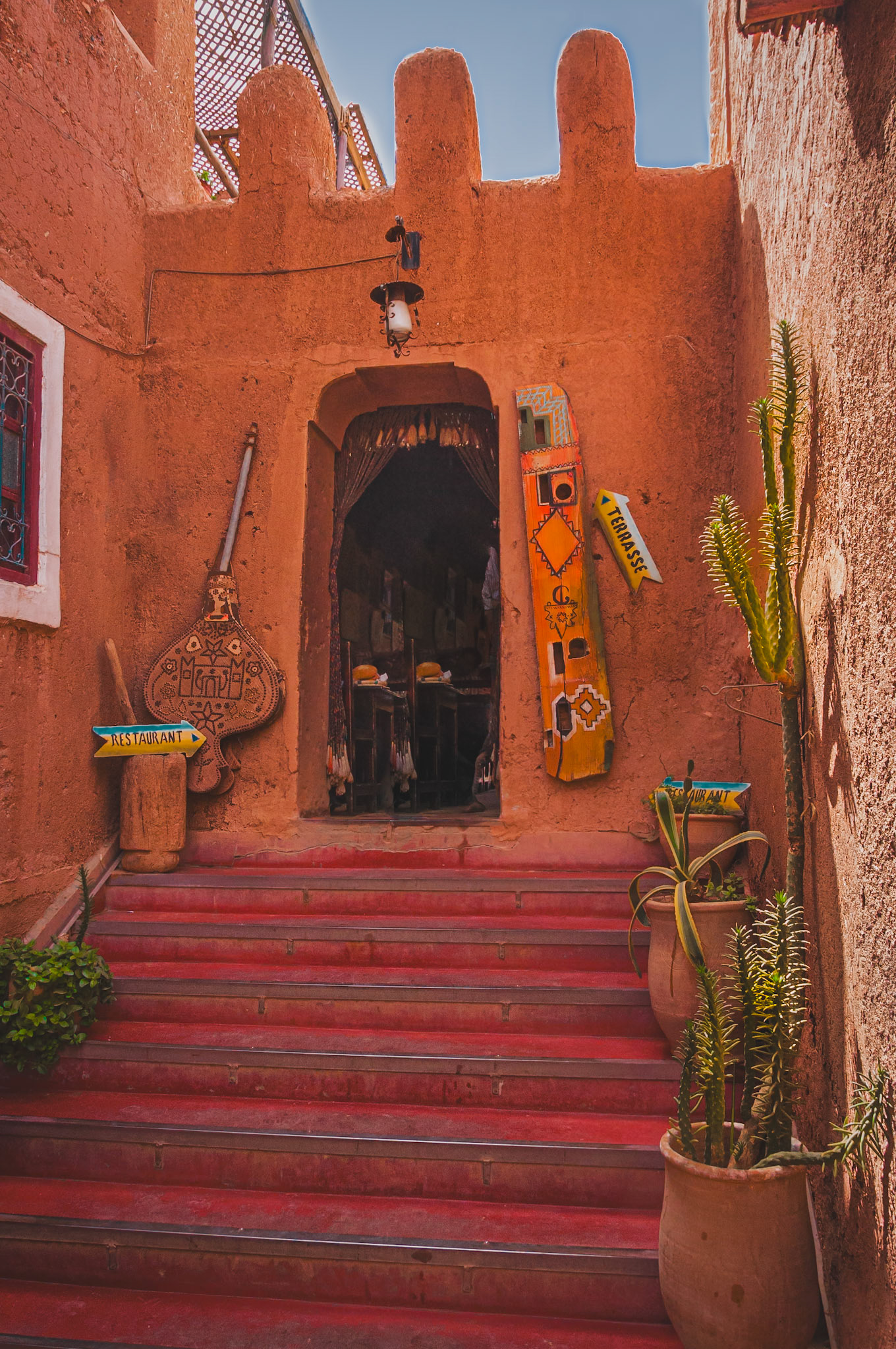 Restaurant at Ouarzazate, Morocco.
Restaurant en Ouarzazate, Marruecos.