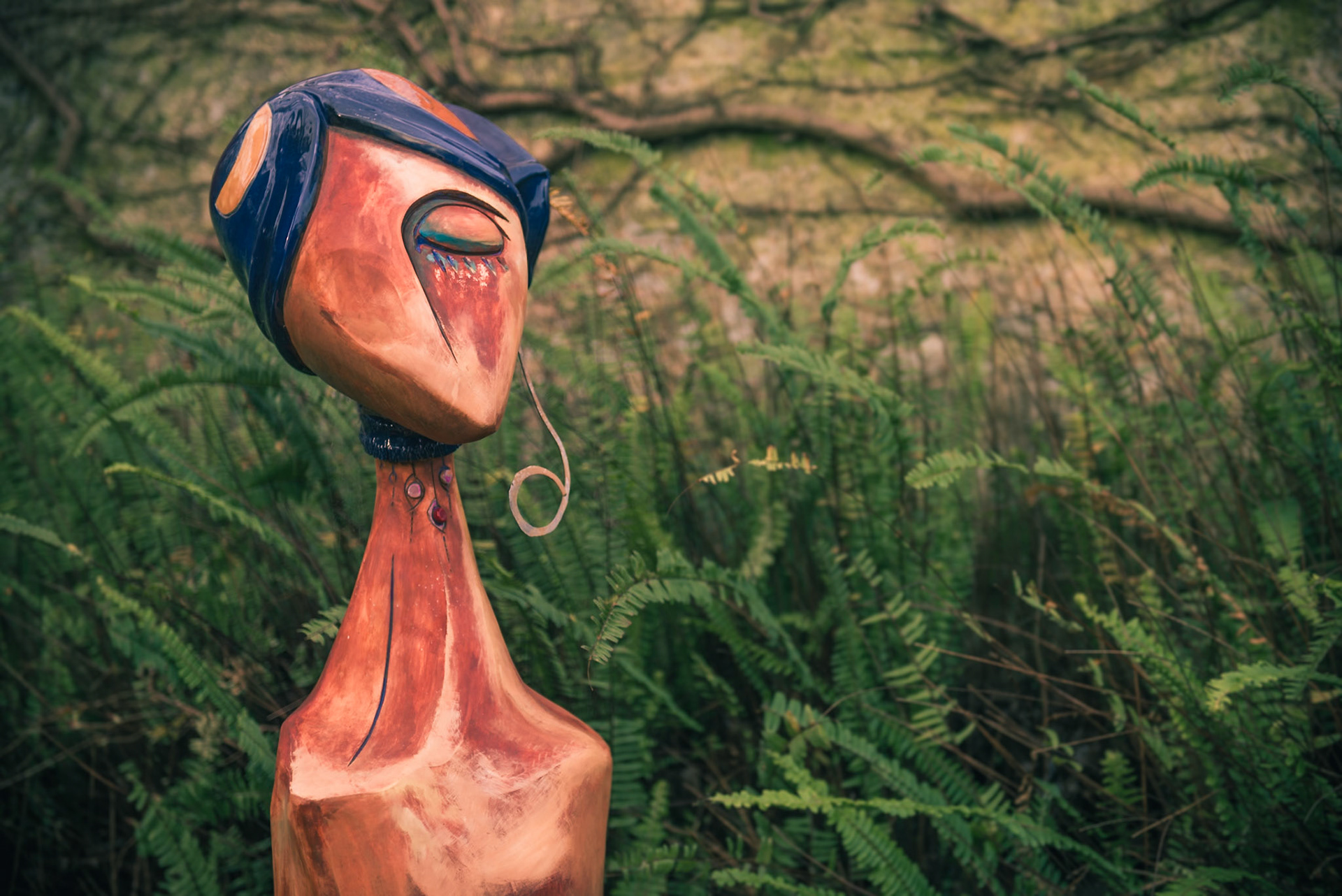 (EN) Clay sculpture created by Fernando Fraga. It is located in the backyard of his etelier on the beautiful Calle de los Suspiros (Sighs Street), Colonia del Sacramento, Colonia, Uruguay.(ES) Escultura de Arcilla creada por Fernando Fraga. Se encuentra en el jardin trasero del su etelier en la hermosa Calle de los suspiros, Colonia del Sacramento, Colonia, Uruguay.