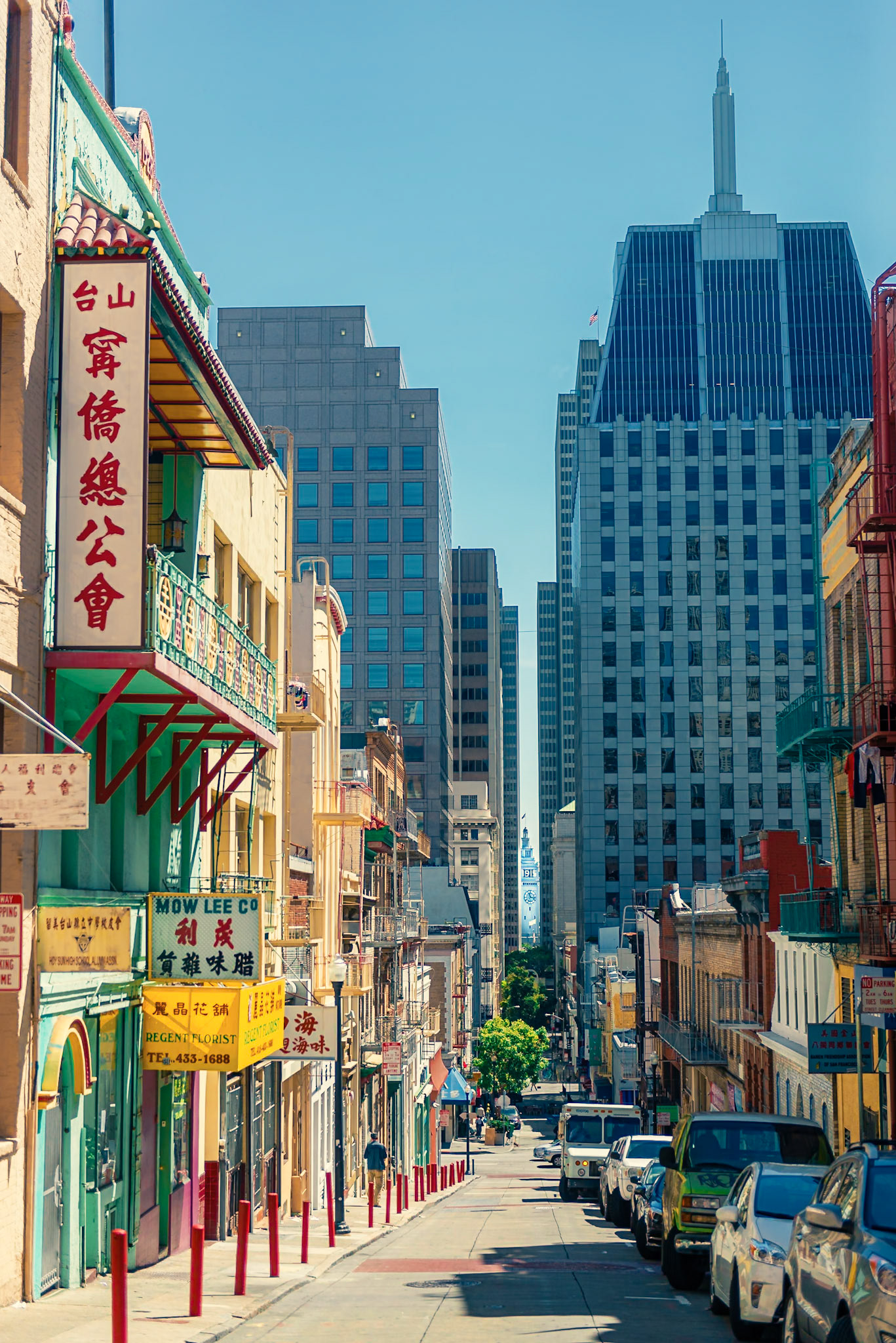 Commertial St and Grant Ave. Chinatown, San Francisco, California, USA.