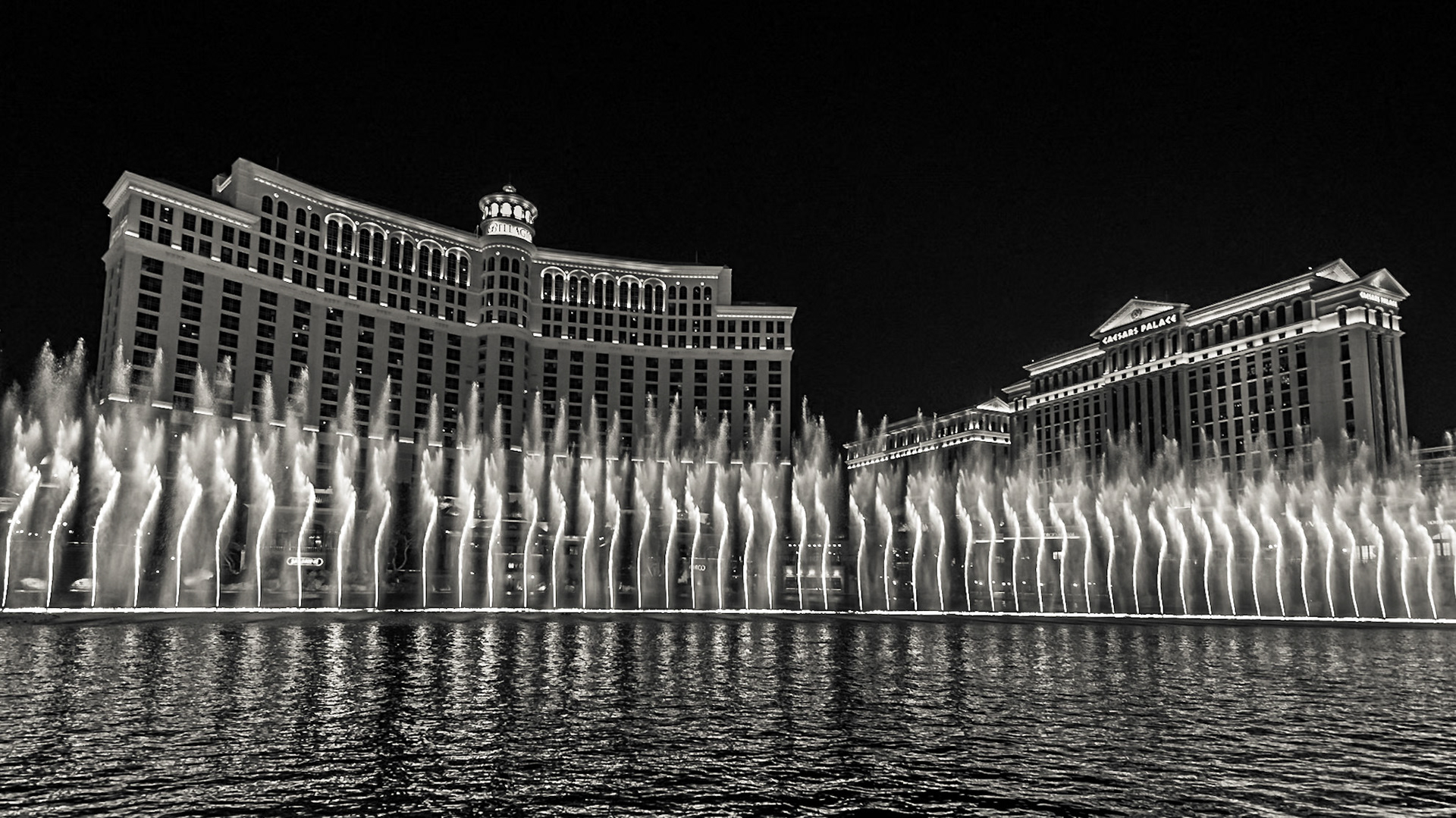 Dancing water show at the fourtains of Bellagio. Las Vegas, Nevada, US.