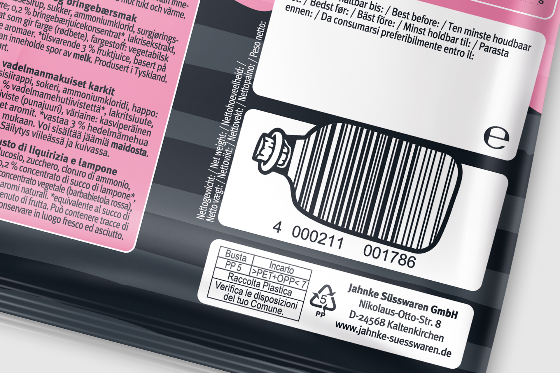 Der EAN auf der Packungsrückseite greift das maritime Thema des Beutelfacings auf und ist illustrativ in Form einer Flaschenpost gestaltet.