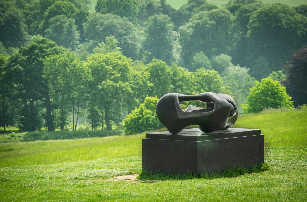 Henry Moore: Large Two Forms