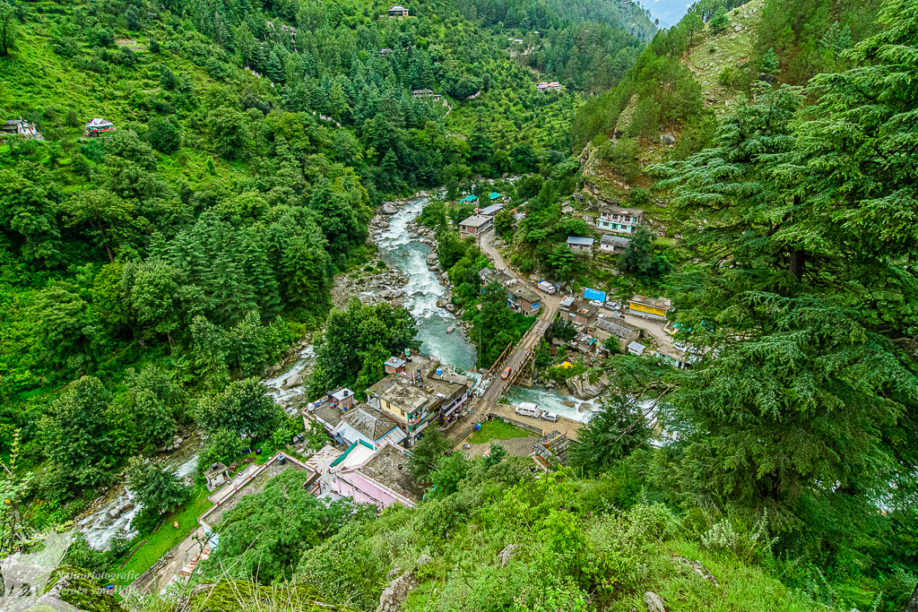 View over the village of Gushaini