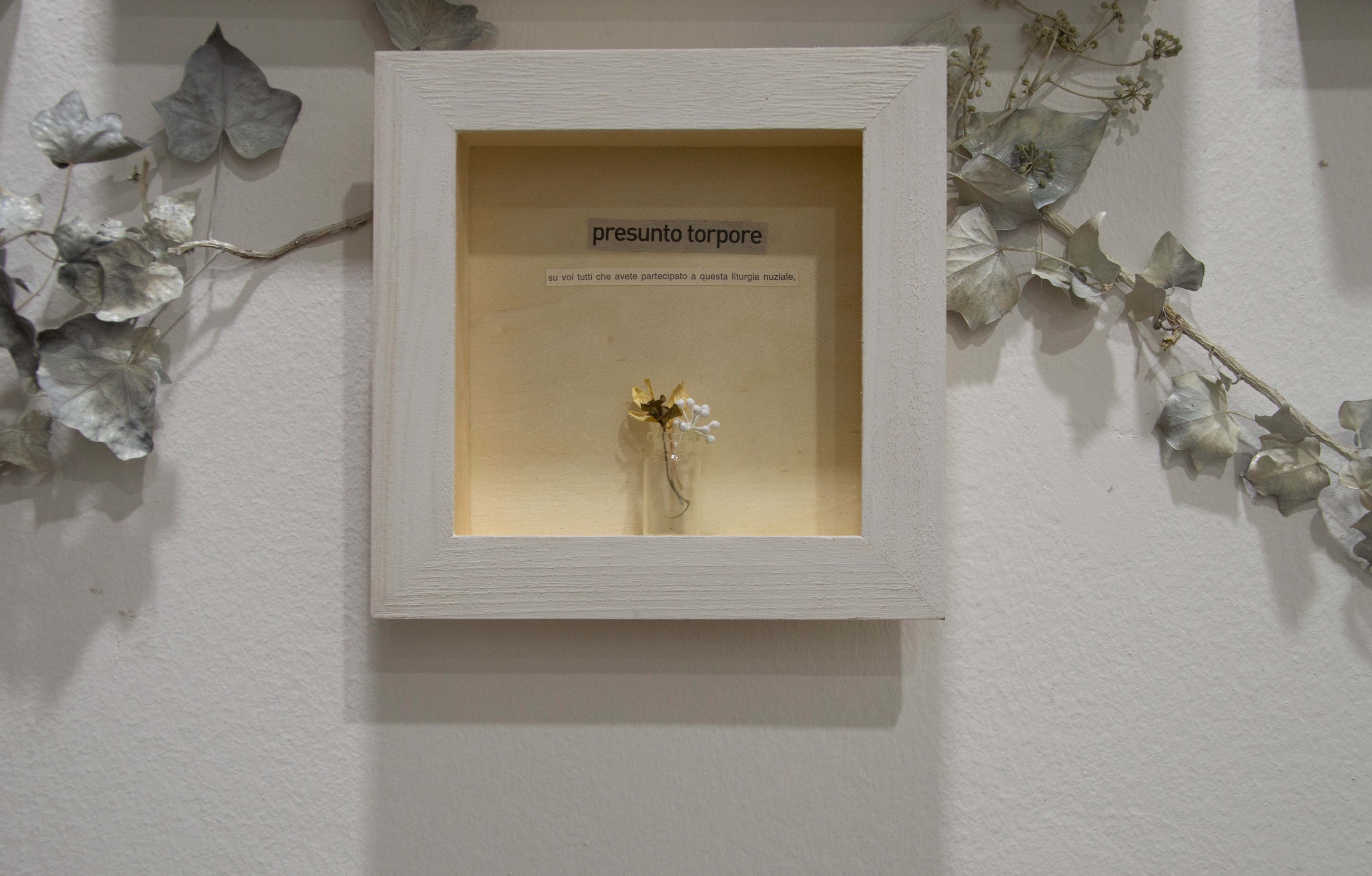 Happy Familiæ | Ordine apparente, veleno latente, 2020 - installazione