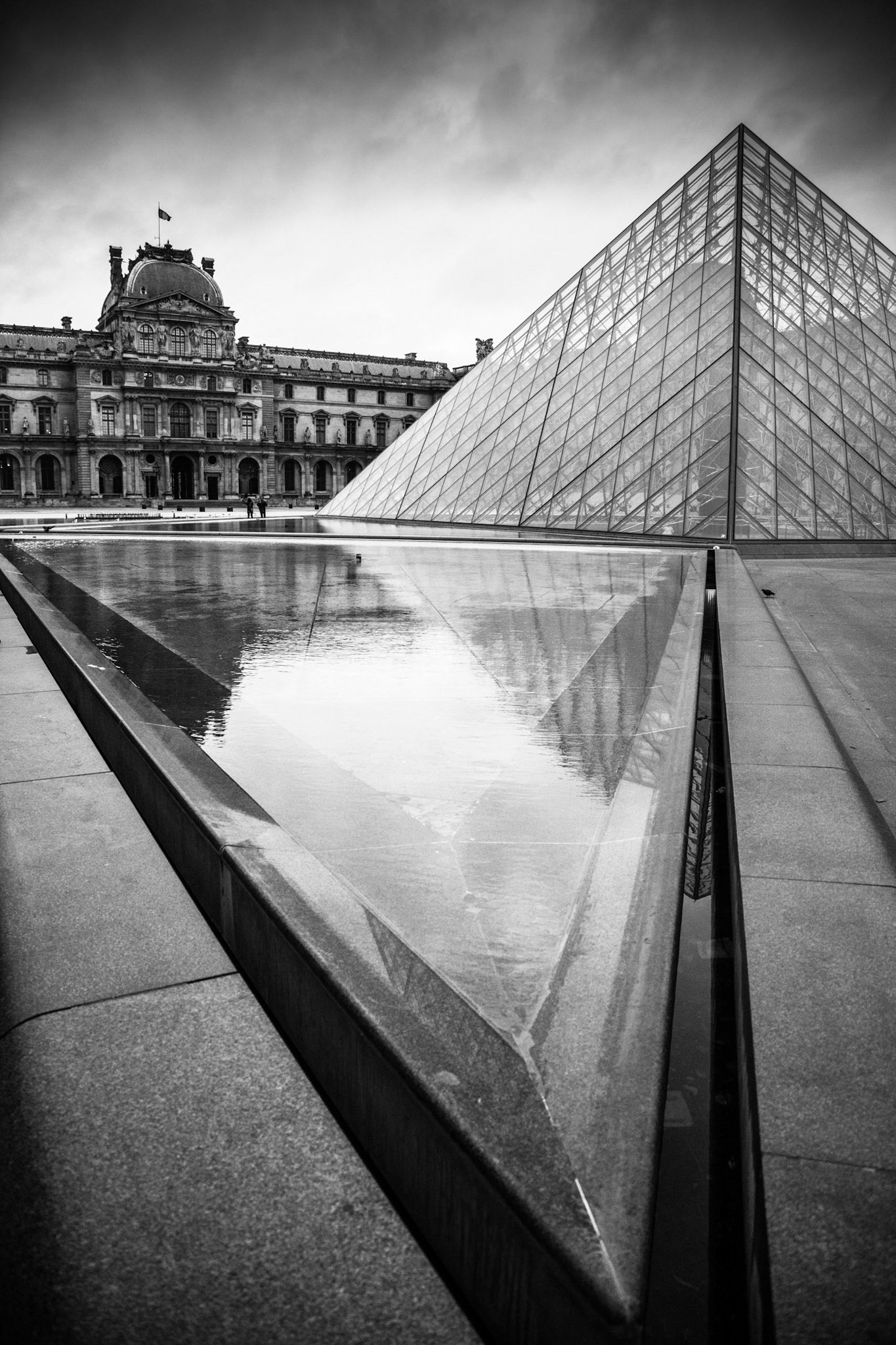Louvre & Pyramid