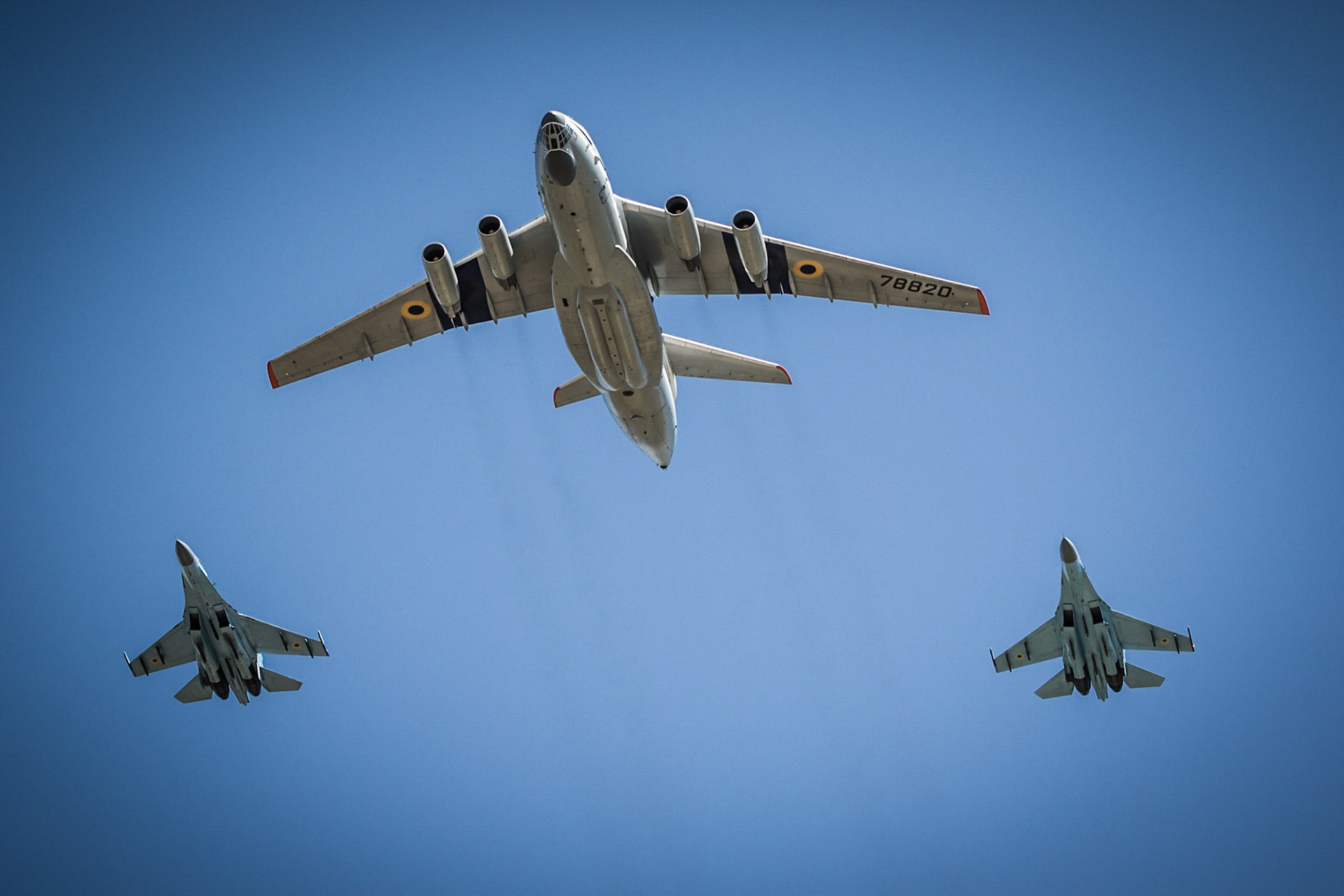 Ukranian Air Force Il-76 & Sukhoi SU-27