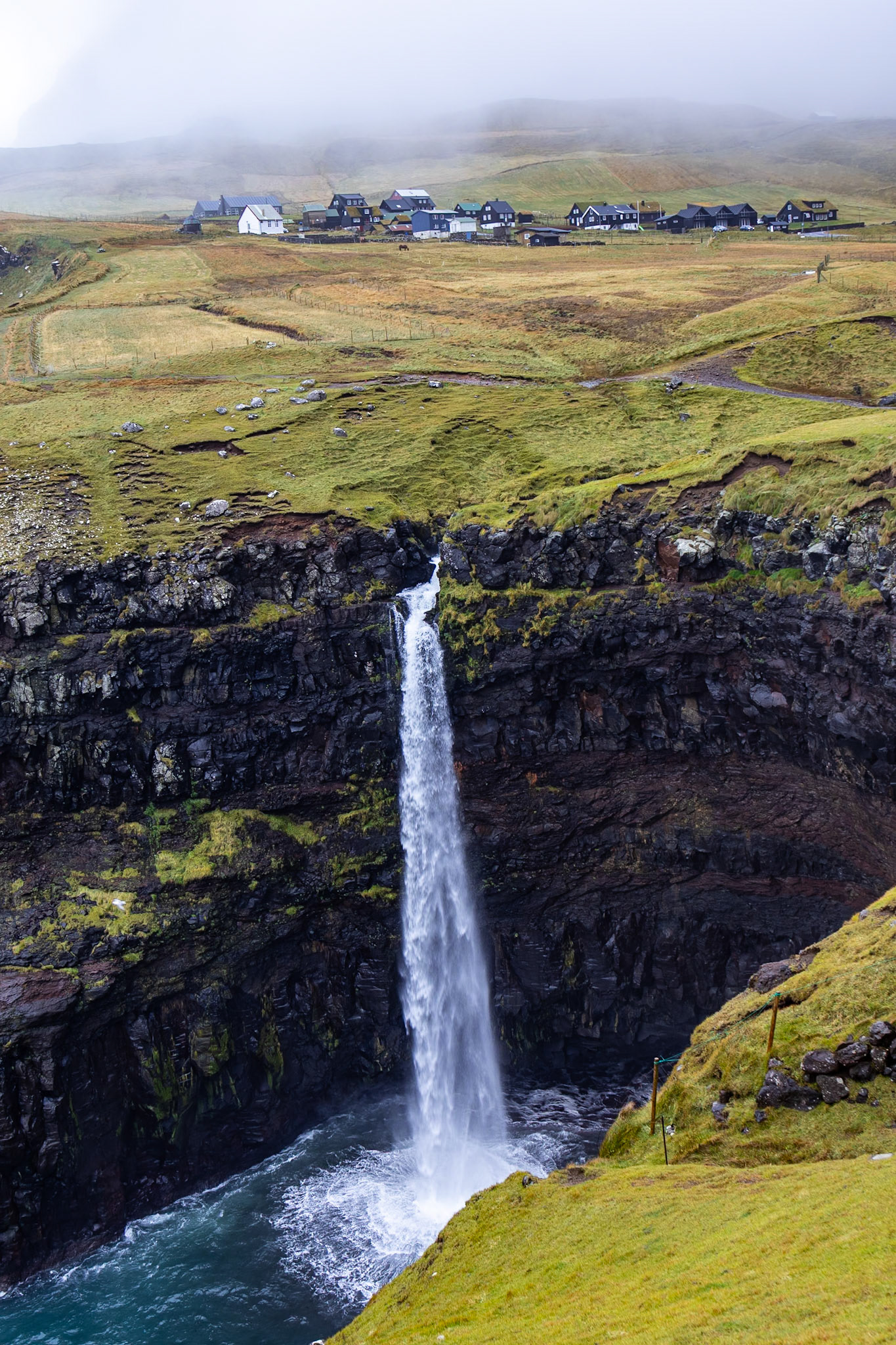 Múlafossur with Gásadalur