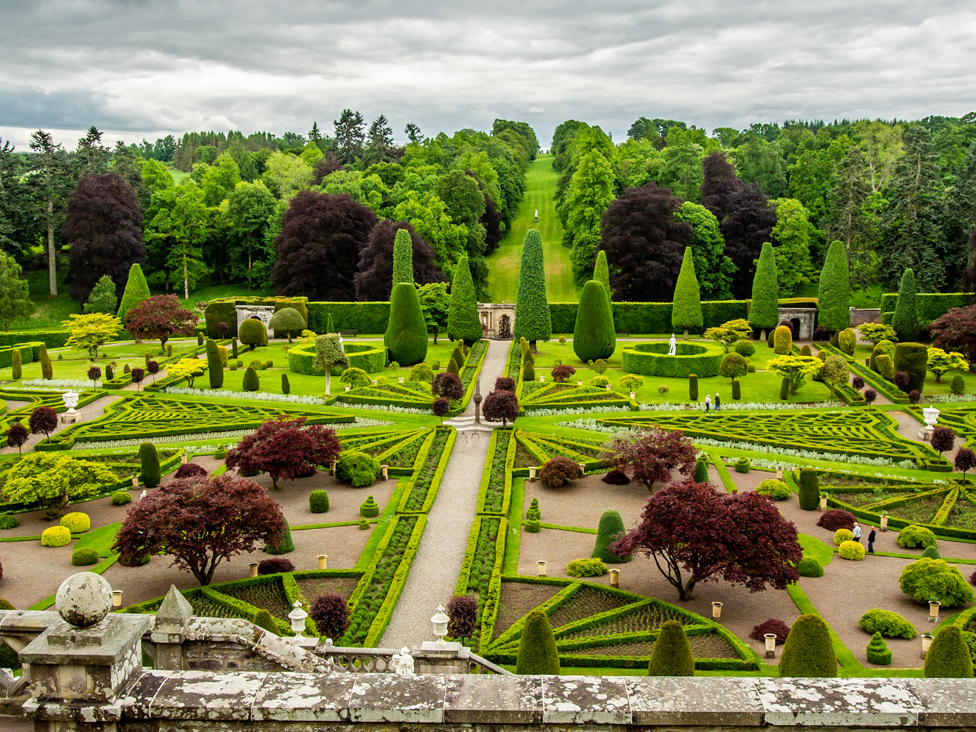 Drummond Castle Gardens