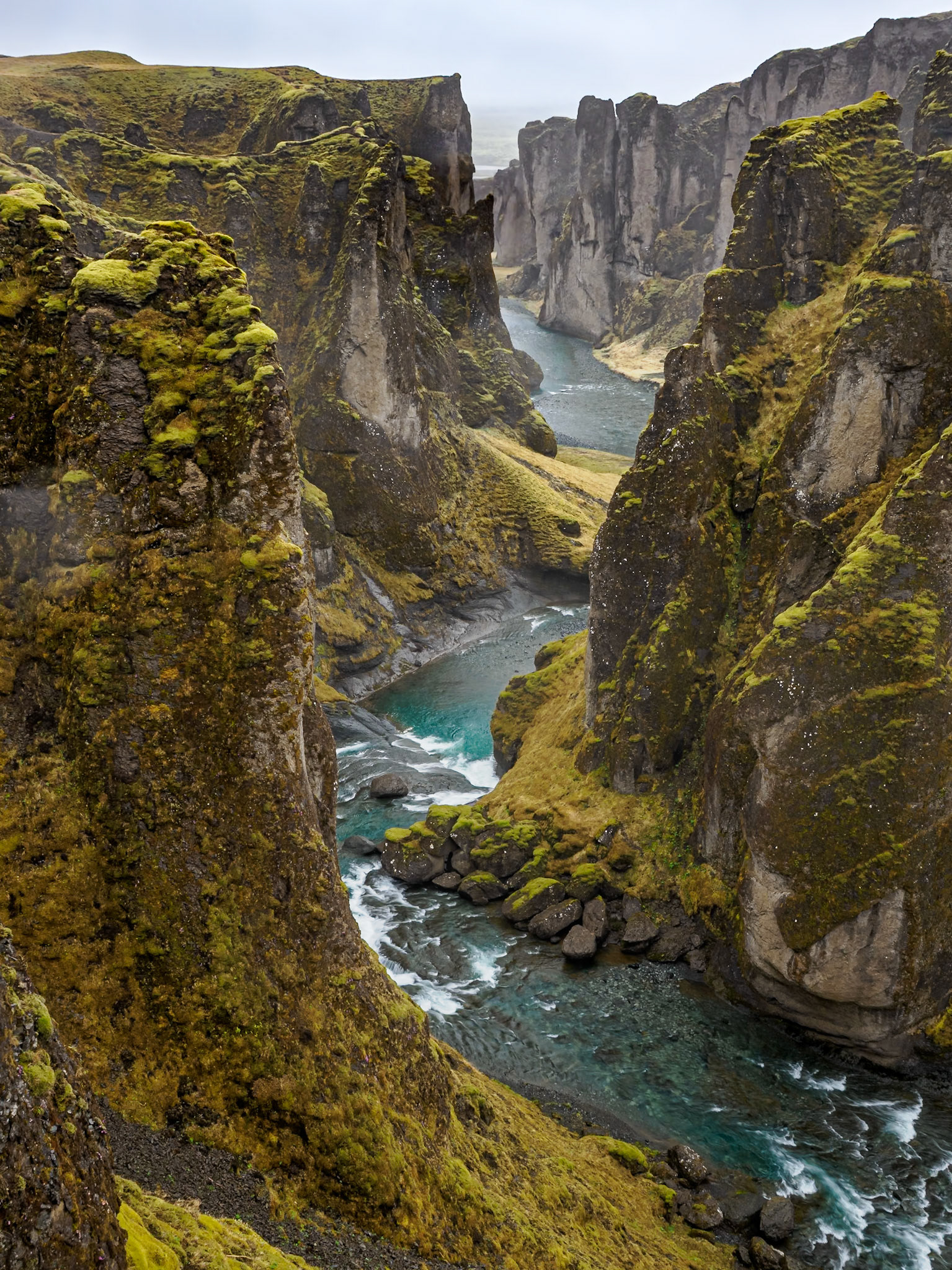 Fjaðrárgljúfur Canyon