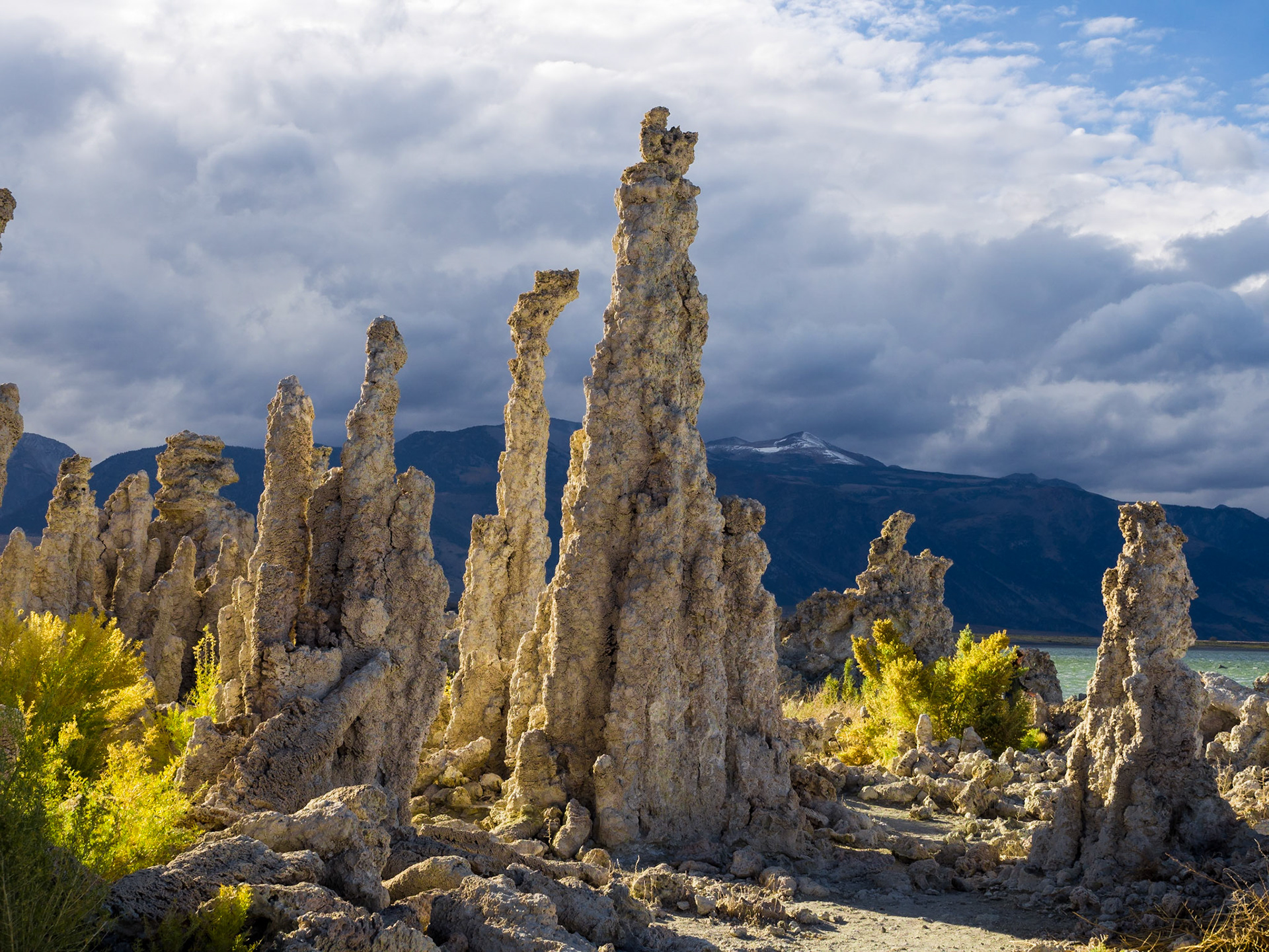 Tufas on Mono Lake