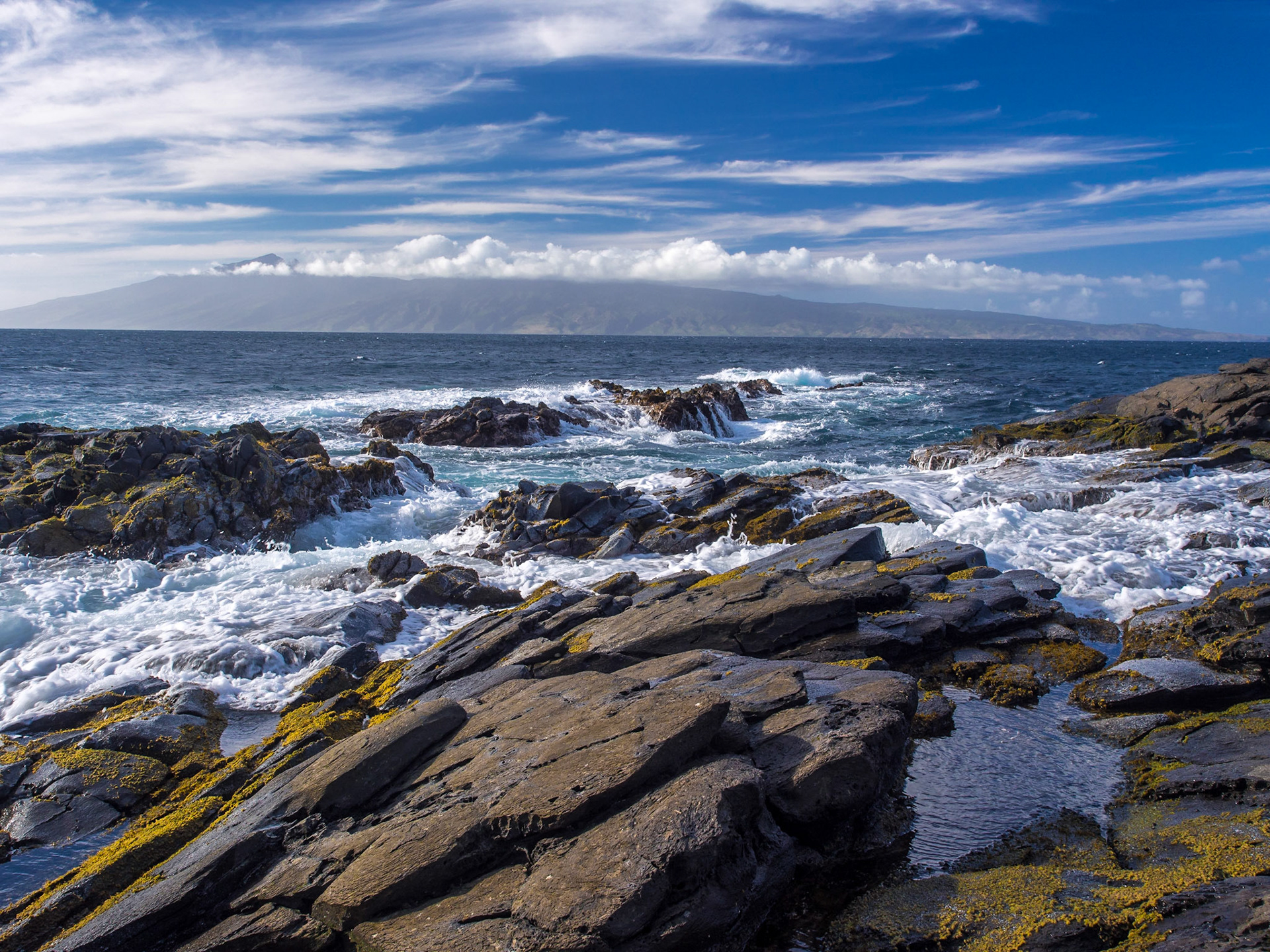 Makaluapuna Point, looking toward Moloka'i