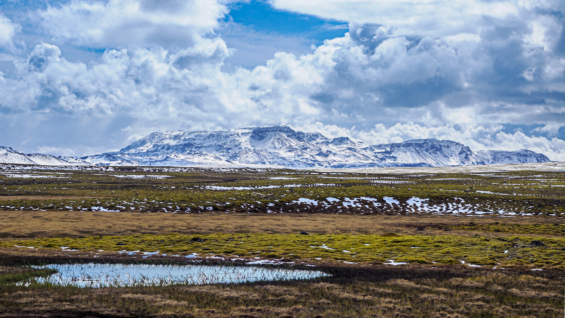 On the road to Thingvellir