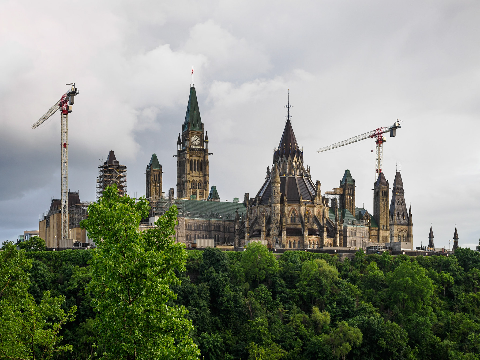 The Parliament Building was being renovated while we were in Ottawa so cranes and scaffolding were all around it. In some sections, what looks like windows is actually large tarps that have been printed with windows and walls to make it look like the building.