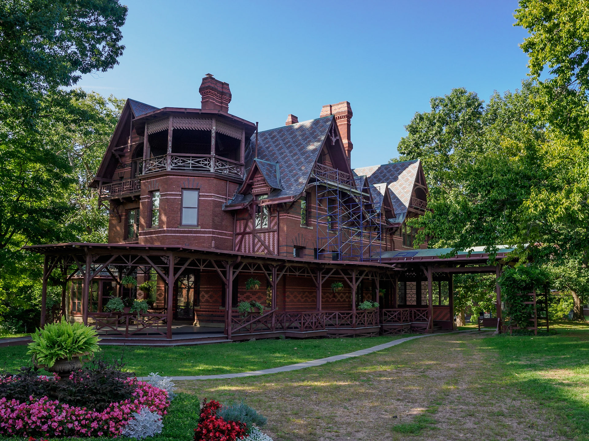 This house, not far from the capitol, was the home of Mark Twain and his family from 1874 to 1891. It is next door to the Harriet Beecher Stowe House.
