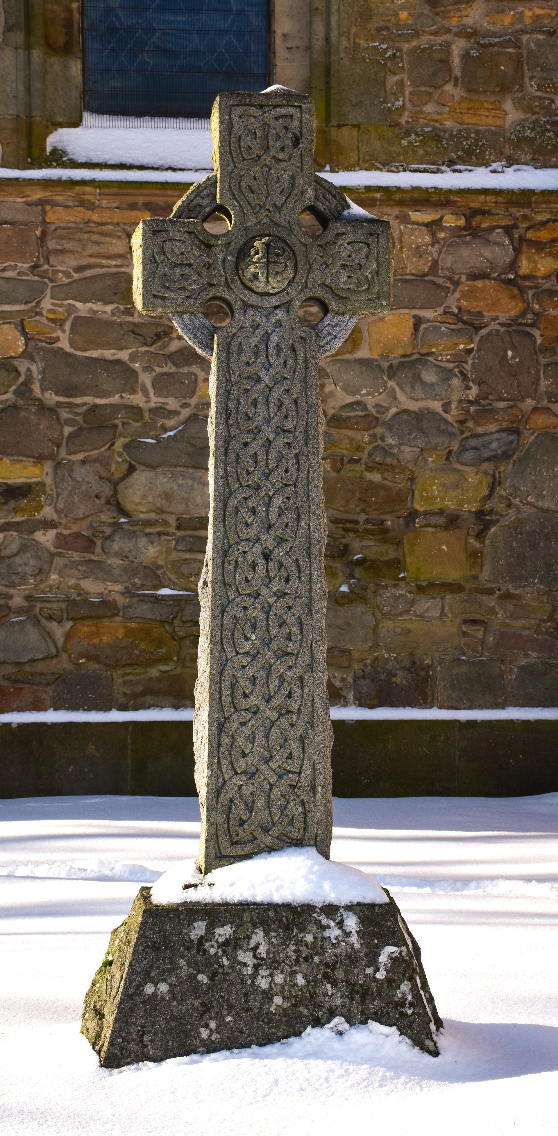 Dornoch Cathedral, Cross