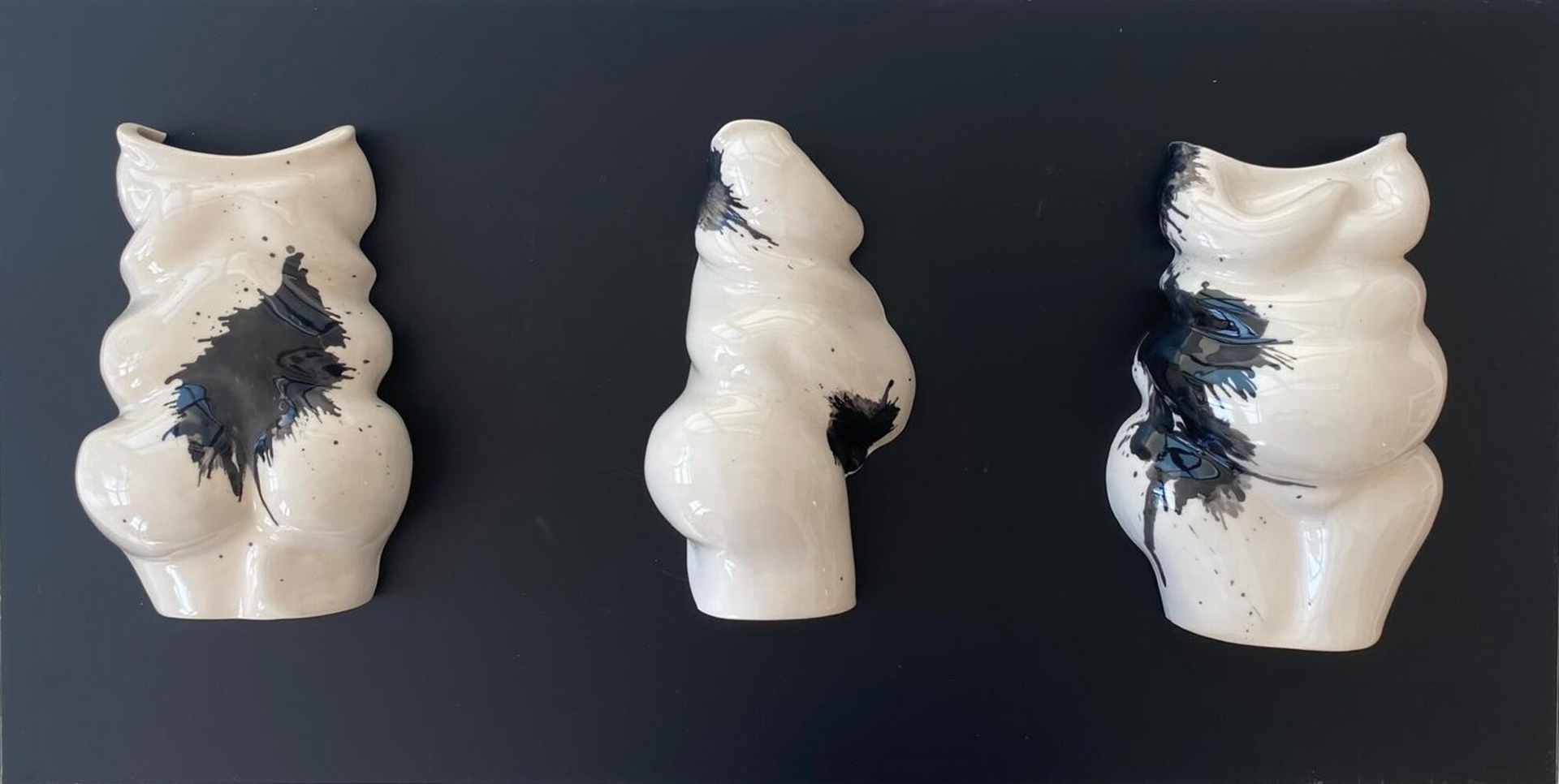 İrem Deniz, "Kadın", 65x37 cm, Kalıp İle Şekillendirme, Duvar Panosu, 2024
