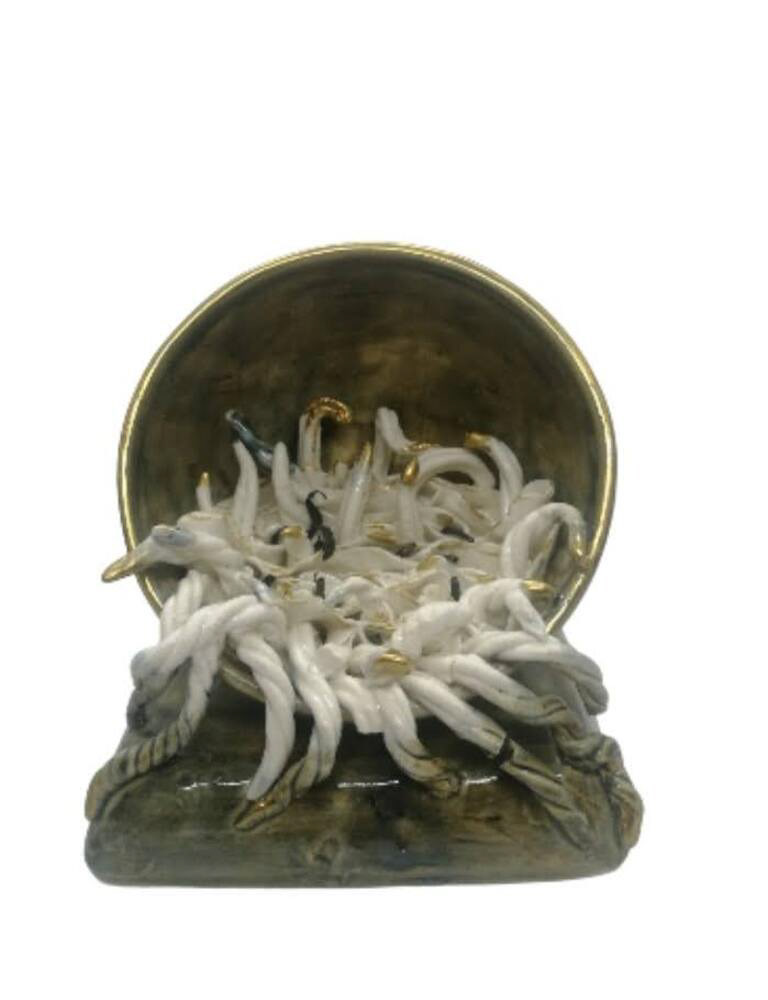 Lütfiye Güre, "Derin Yankı", 12x15x19 cm, Porselen Çamuru, Serbest Şekillendirme, Alçı Döküm, Atık Tel, 1150 C Sırlı Pişirim, 2024