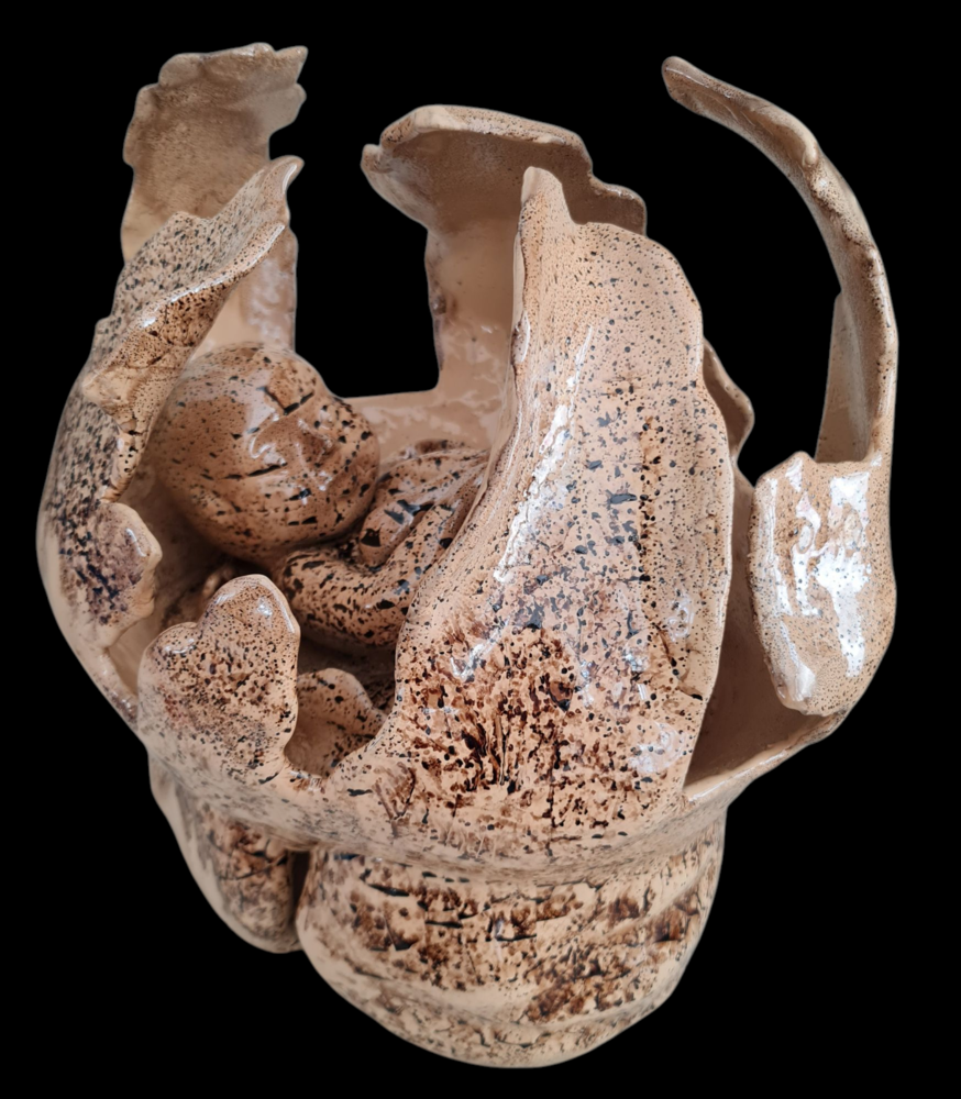 Burçak Selin Uzun, “Filiz", 37x26x24 cm, Şamotlu Çamur, Elle Şekillendirme, Krem Sır ve İsleme, 1050°c, 2024