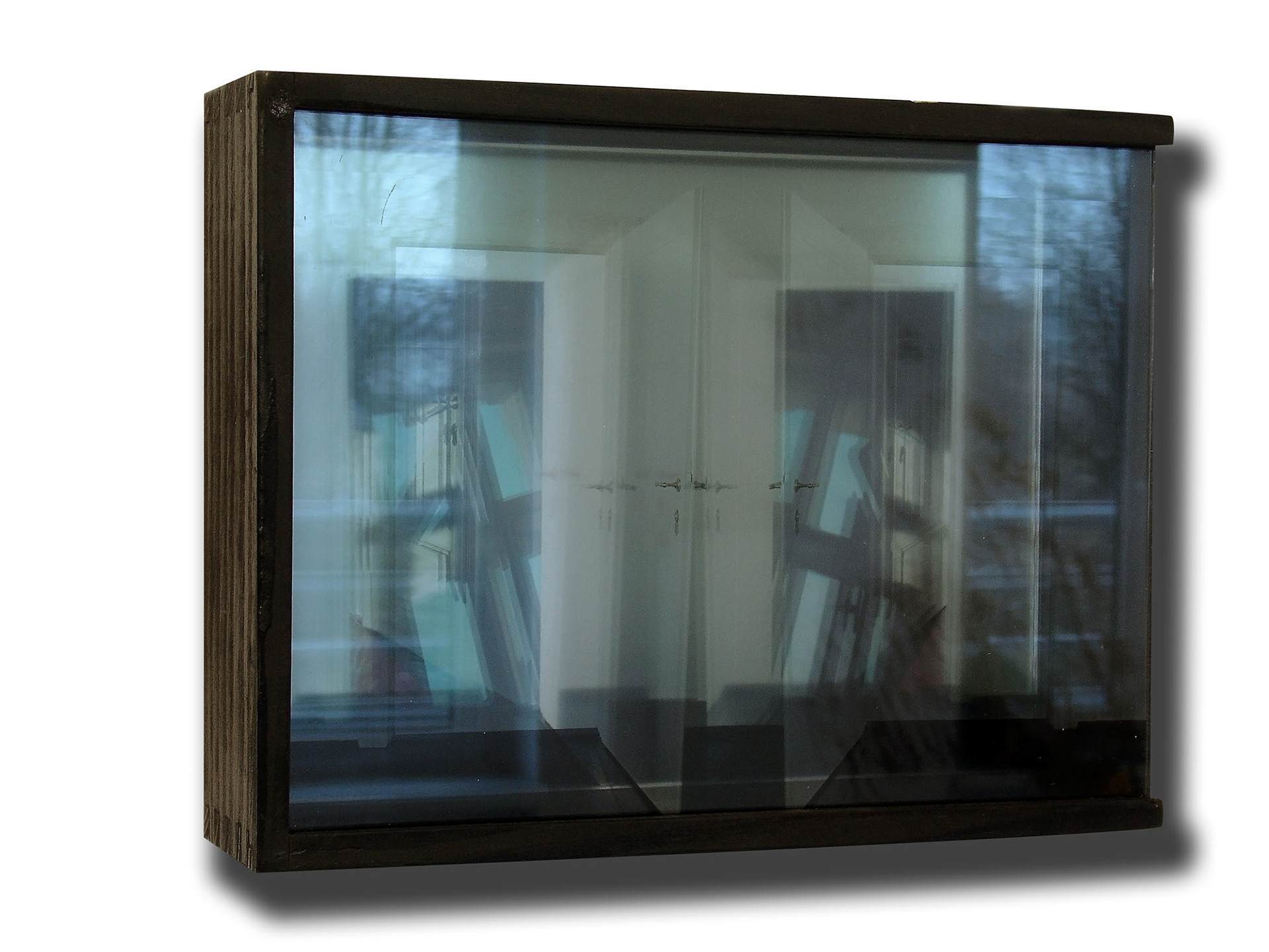 Głębia przezroczystości, 2006, fot. autor Fotografia - instalacja (wydruk cyfrowy transparentny), box, lustro, szkło, 30x40 cm