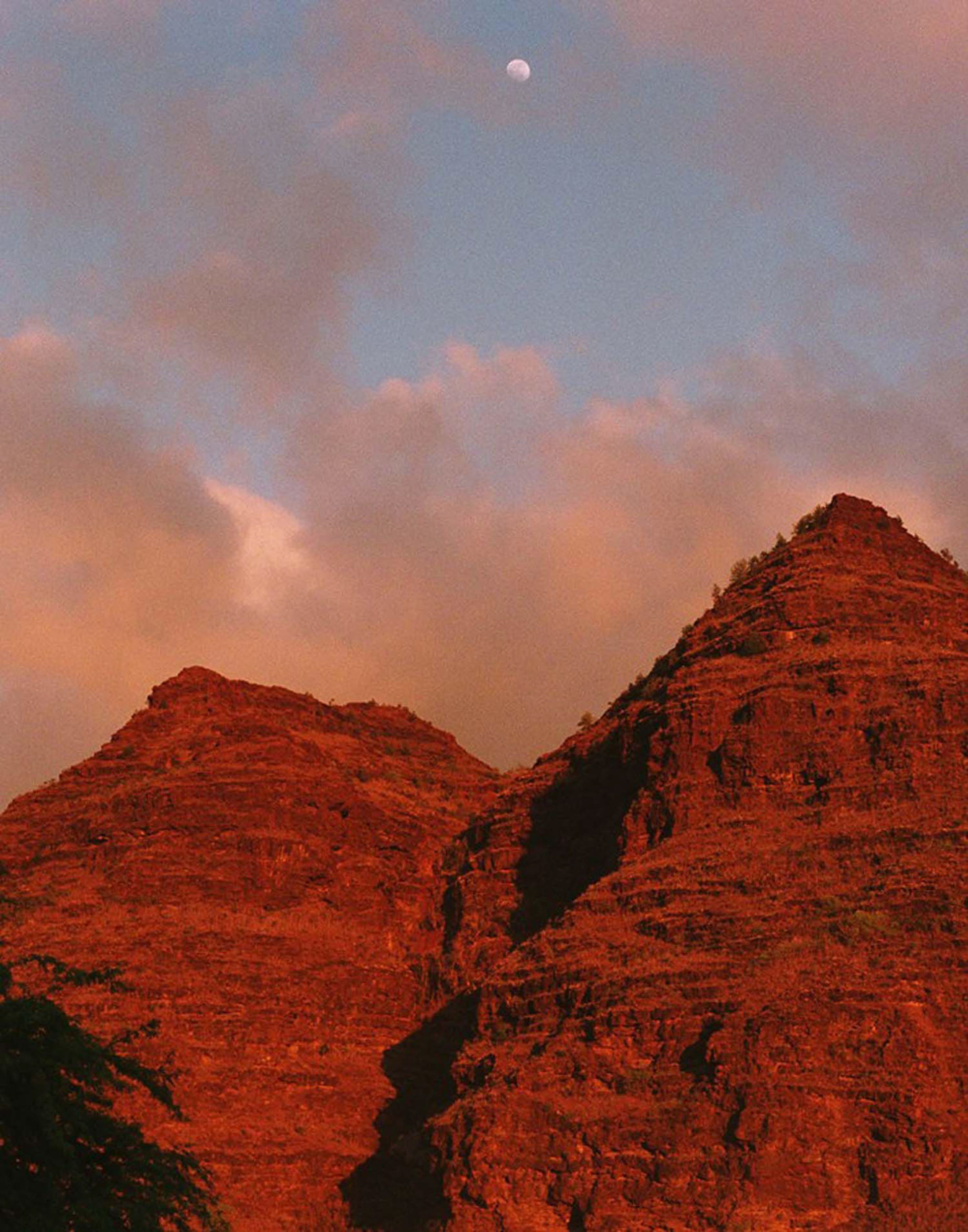 Polihale Coast, Kauai 1  35mm Color Photograph