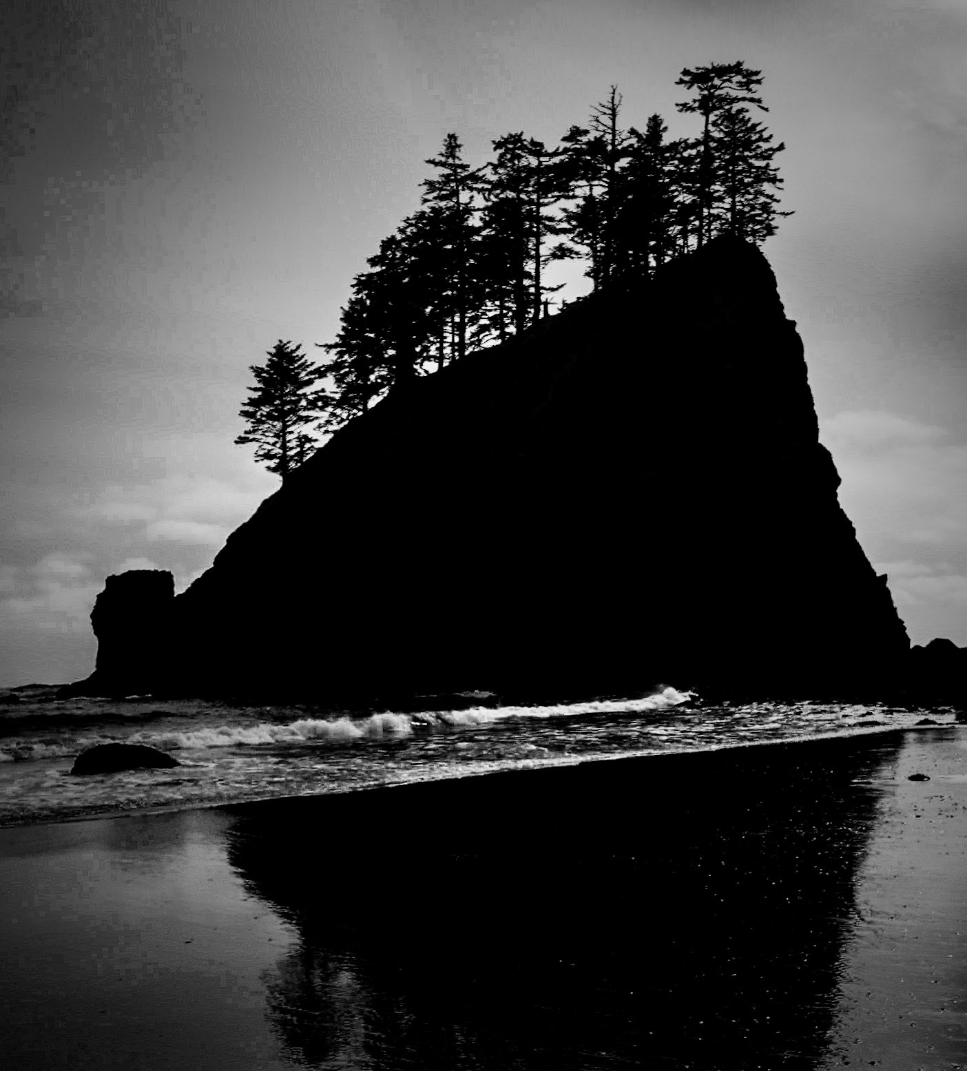 Second Beach at sunset in Olympic National Park, Washington, USA