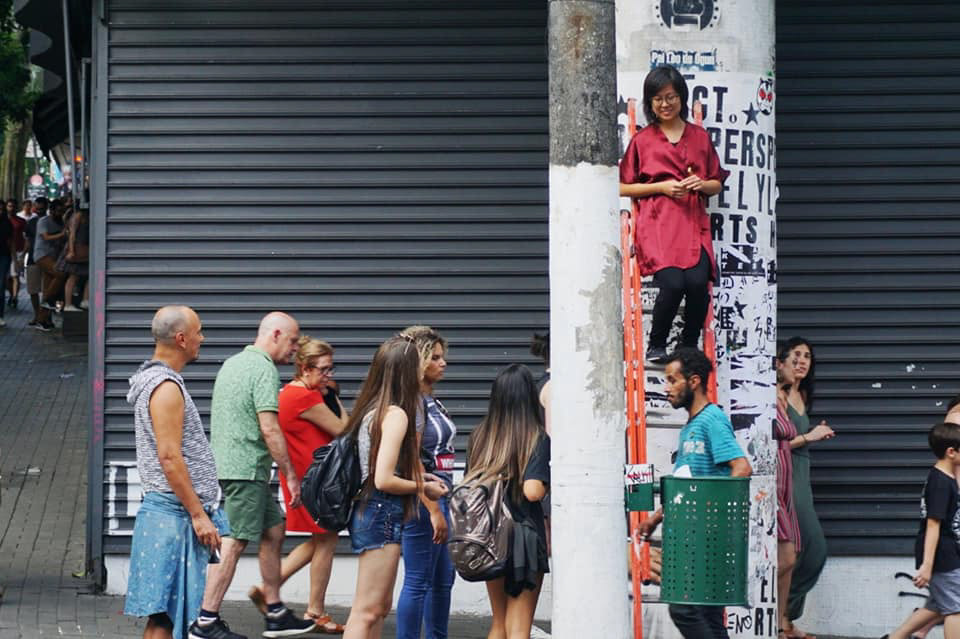 Já fiz performances na rua