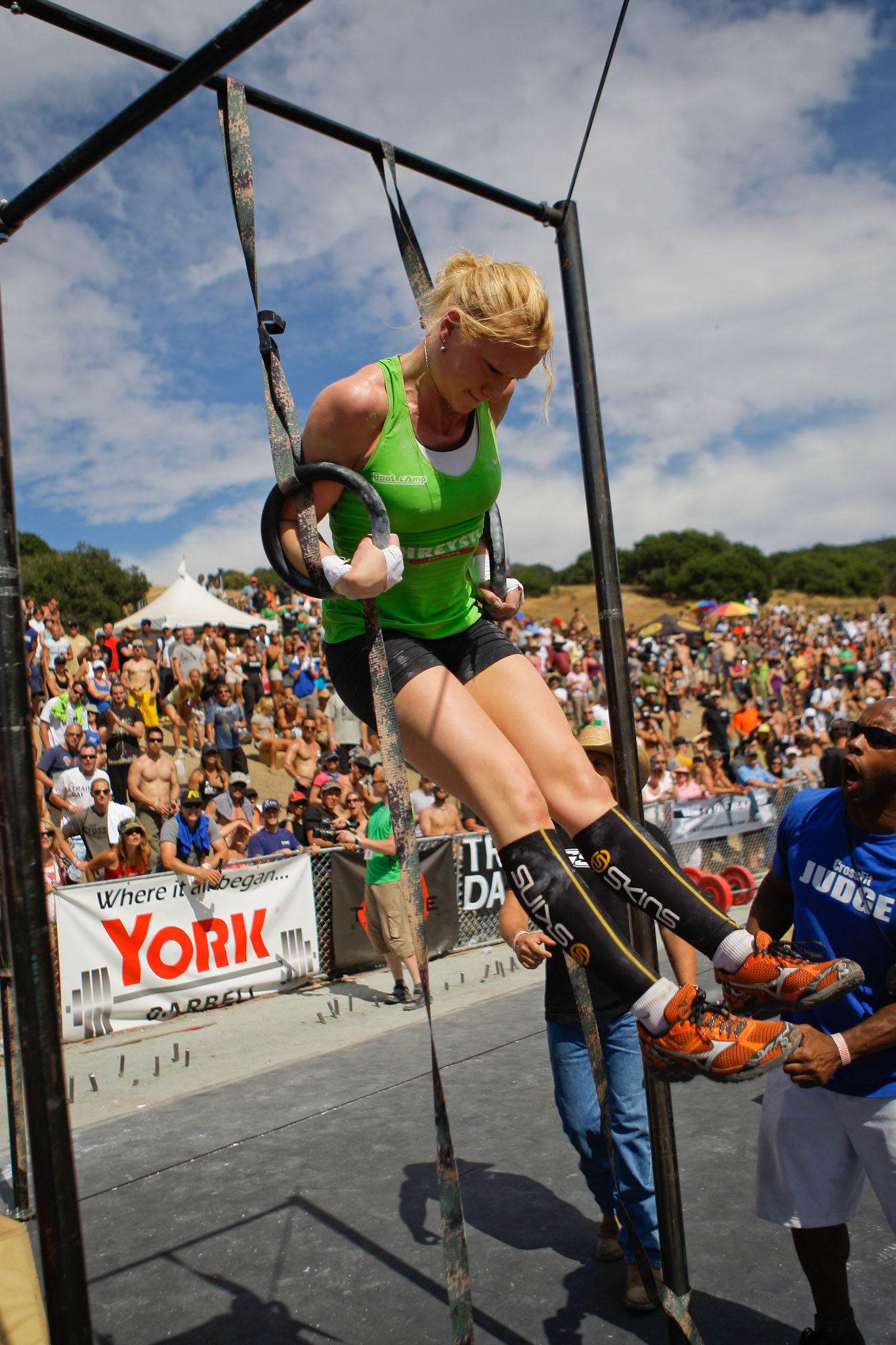 Icelander Annie Thorisdottir completes her first muscle up during the final Chipper workout of the 2009 CrossFit Games
