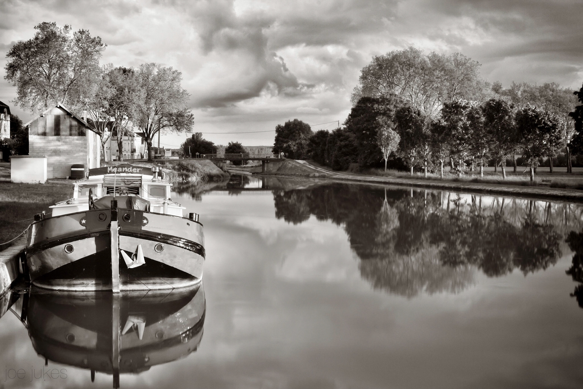 The Painted Canal - Ravières, Yonne, France. (Bourgogne/Burgundy)
