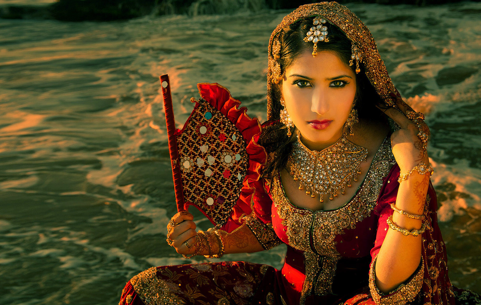 	LOCAL PHOTOGRAPHERS WITH HONOLULU EXPERTISE