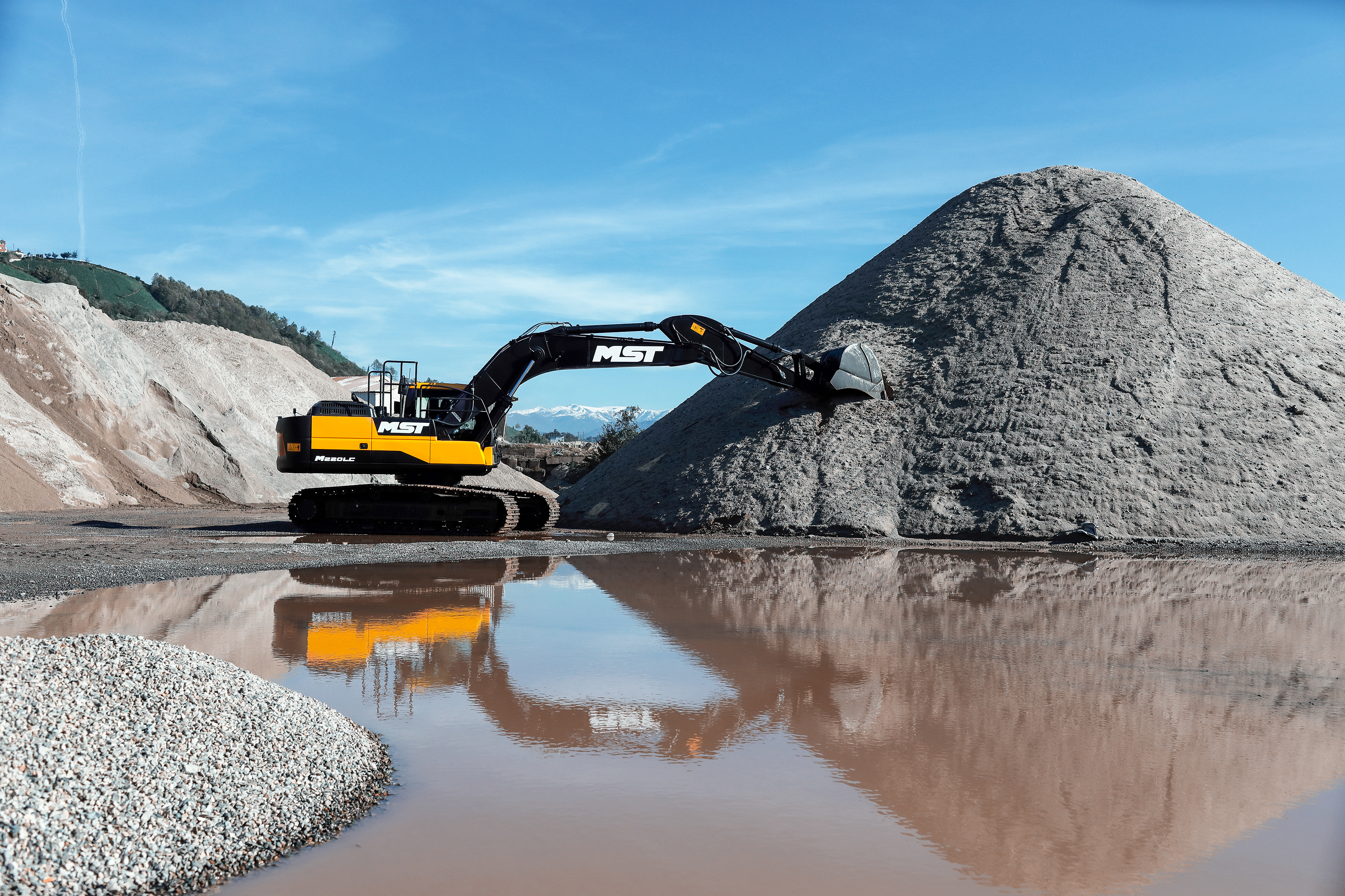 MST EXCALAVATOR SAHA FOTOĞRAF ÇEKİMİ