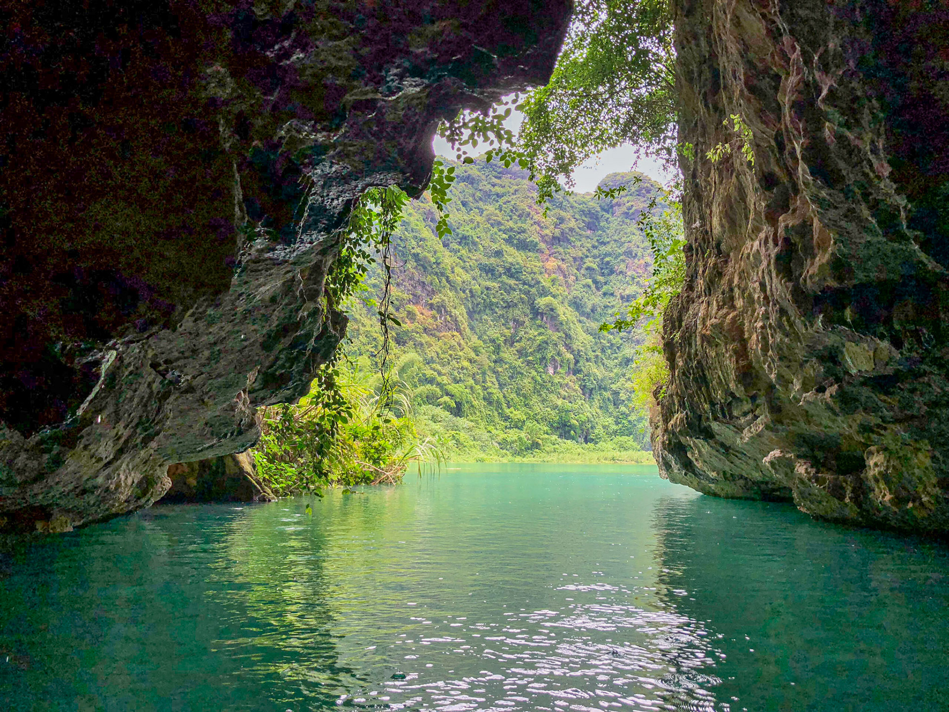Cave Entrance, Tràng An, Việt Nam