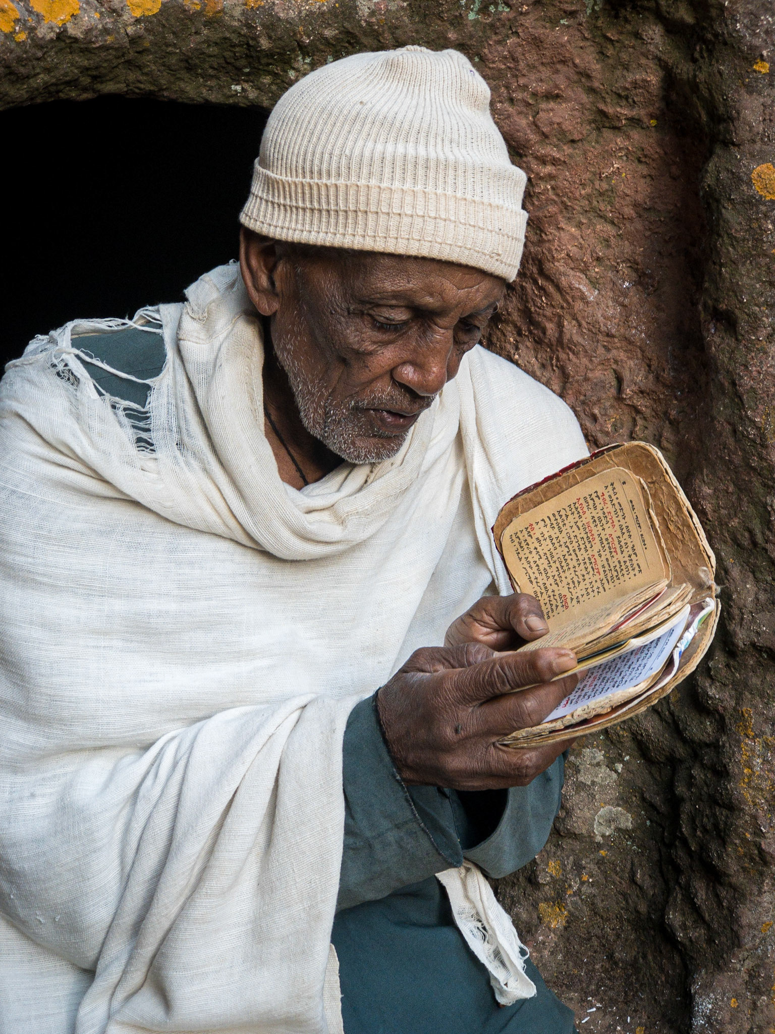 Monk and Bible, Biete Ghiorgis, Lalibela