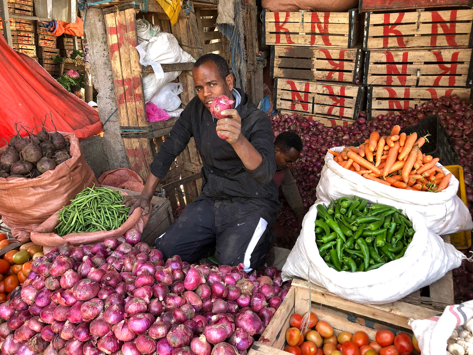 Onion vendor, Addis Mercato, Addis Ababa