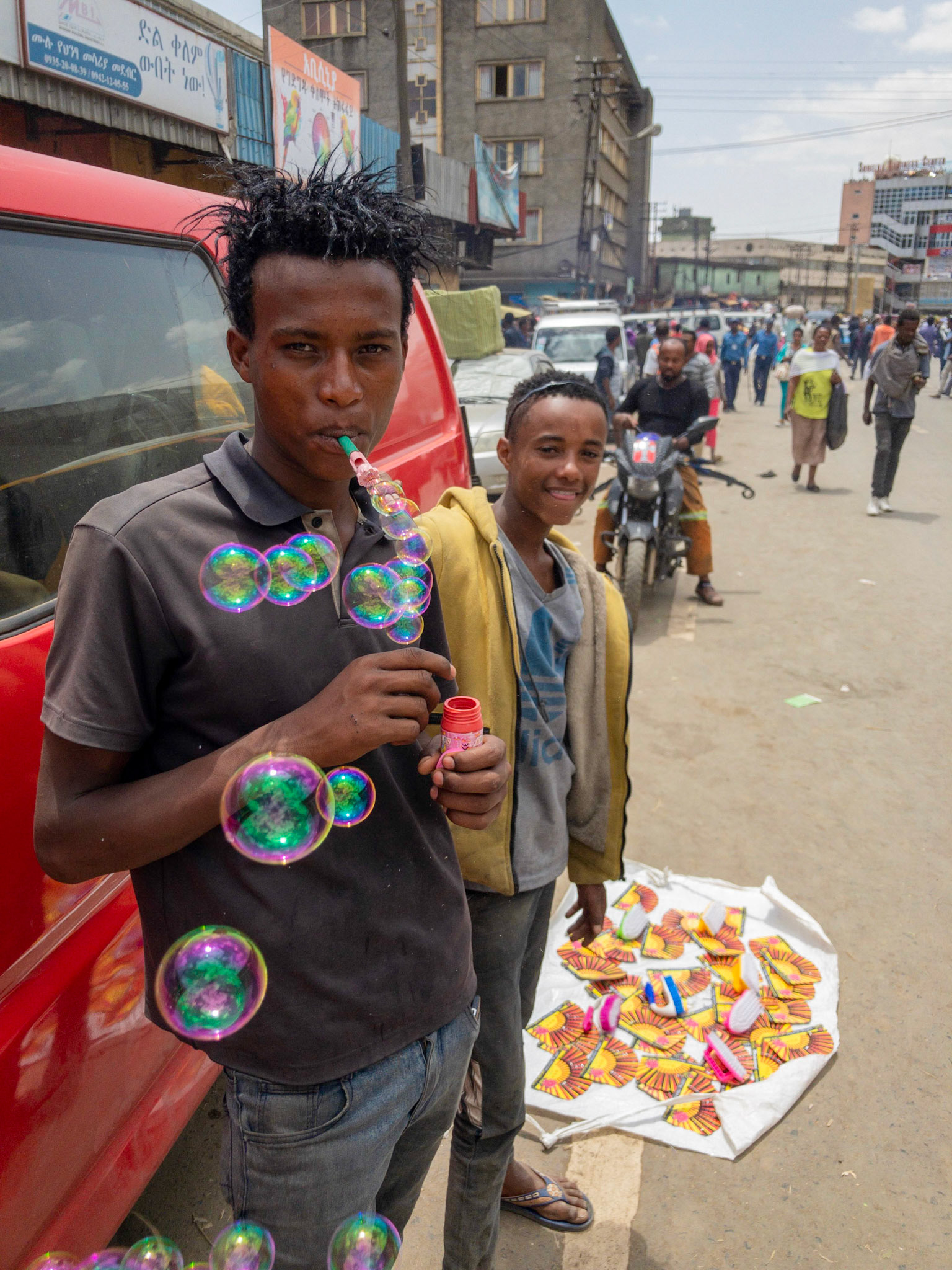 Street vendors, Addis Mercato, Addis Ababa
