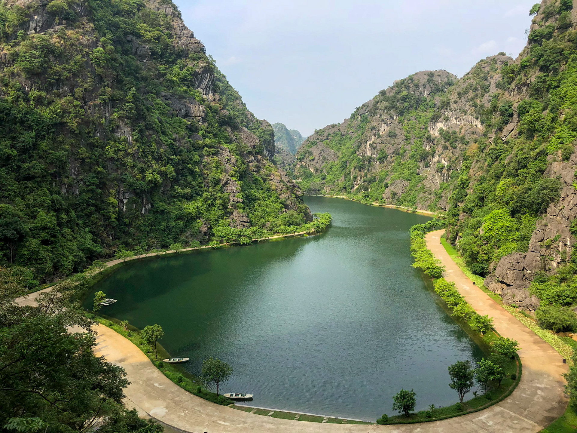 Lake at Am Tien Pagoda (Tuyệt Tình Cốc), Trang An, Ninh Binh, Vietnam