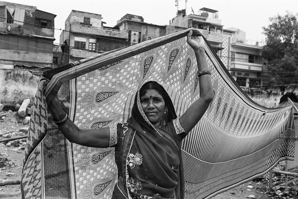 As the Indian Railways are known for being frequently late, numerous individuals areare forced to spend days on end on the platforms of Delhi's railroad station.