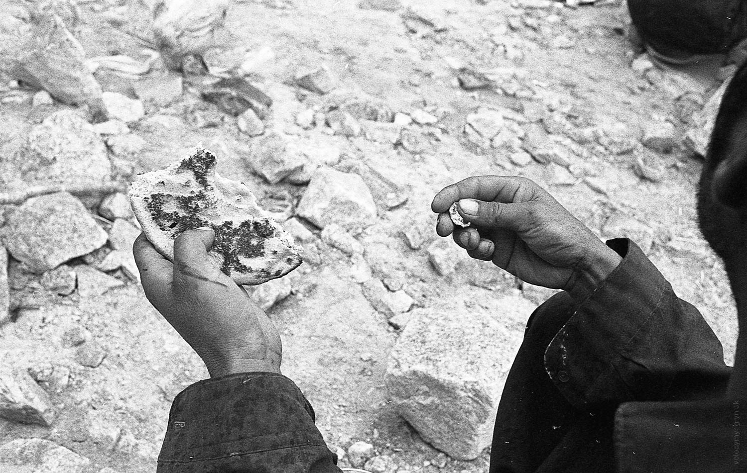 Since the porters are required to carry their own food, their meals tend to be very simple, often consisting of just chapati with plain sour and little else.