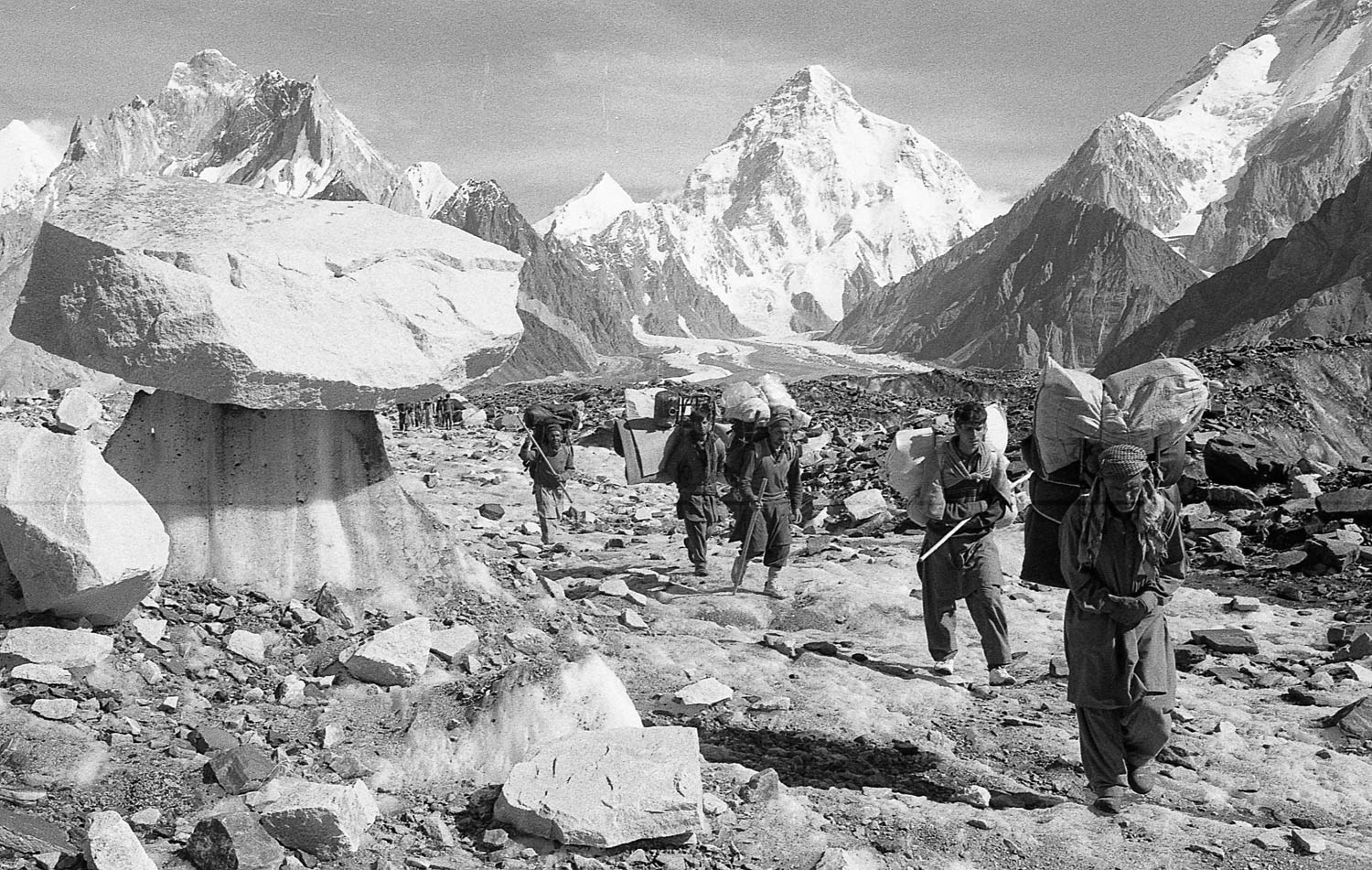 The stretch of the trail between Concordia and Ali Camp is particularly scenic, with the imposing peaks of K2 and Broad Peak forming a striking backdrop.