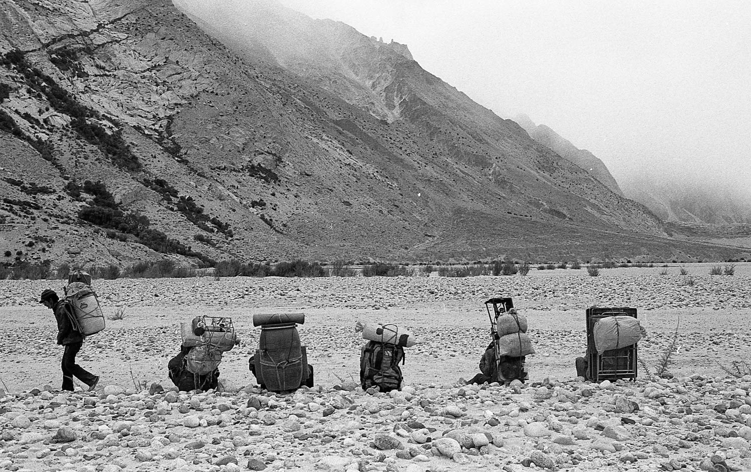 One had no choice but to retrace the steps and walk back for several days to return to Ascole village.