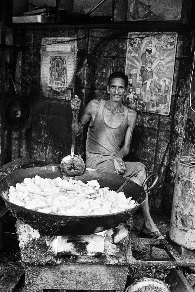 This cafe has been producing locally-made sweets for over a century, and it appears that the frying pan and many more equipment has remained unchanged throughout that time.