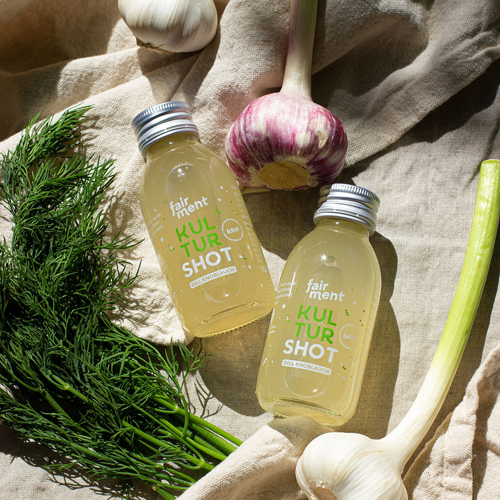 FAIRMENT KULTURSHOTS DILL KNOBLAUCH | PRODUKTFOTOGRAFIE IM GRÜNEN