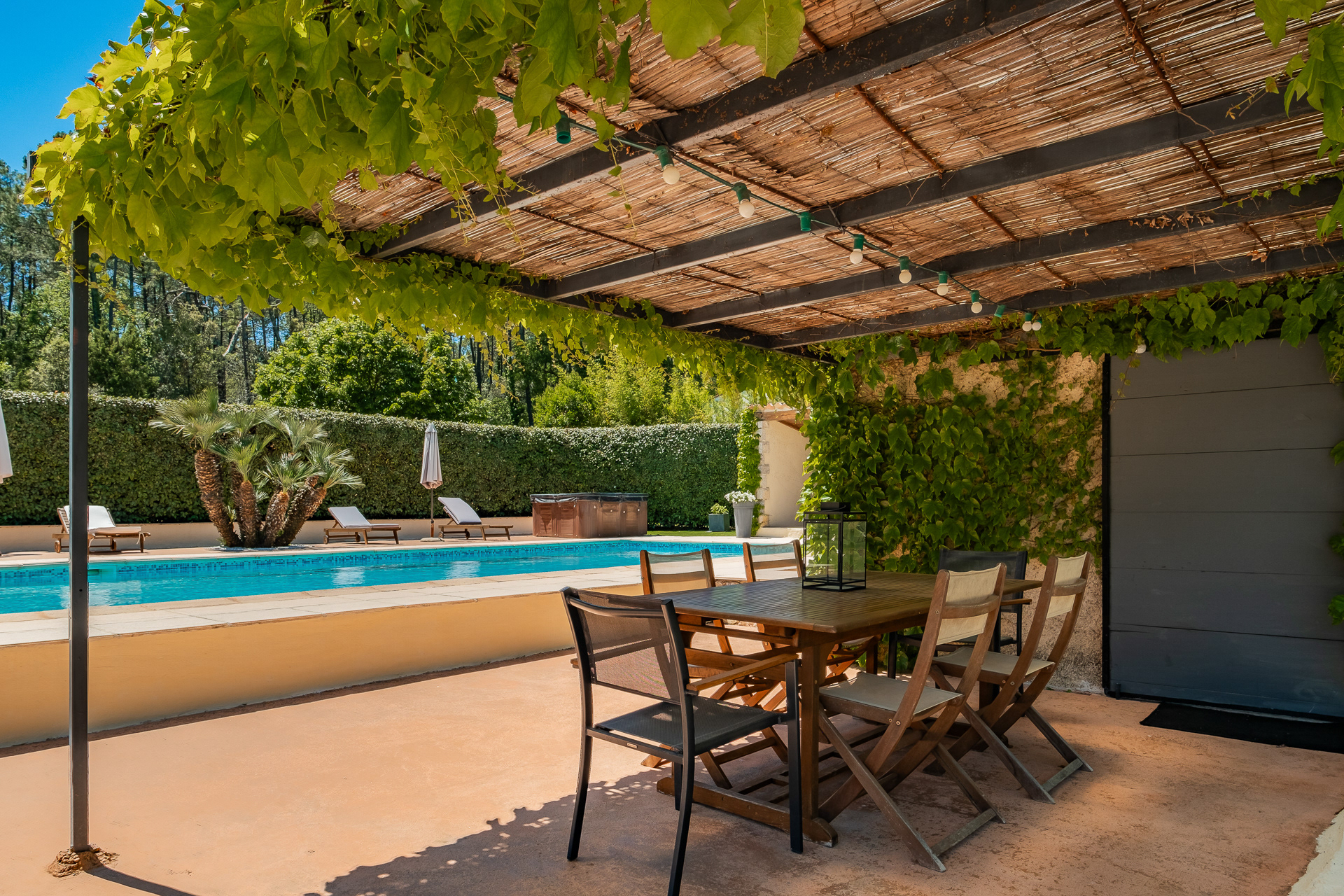 Pool house