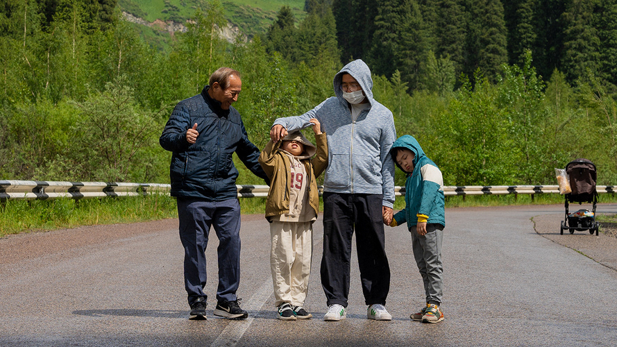 송송송 가족여행 : 전기차 지구횡단