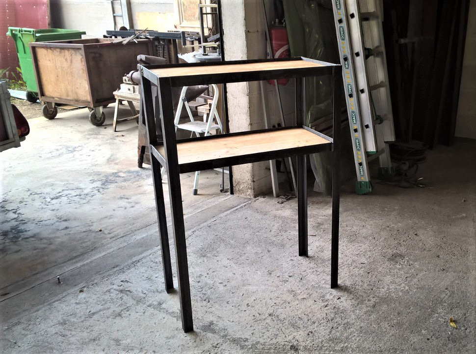 Etagère en fer et bois
