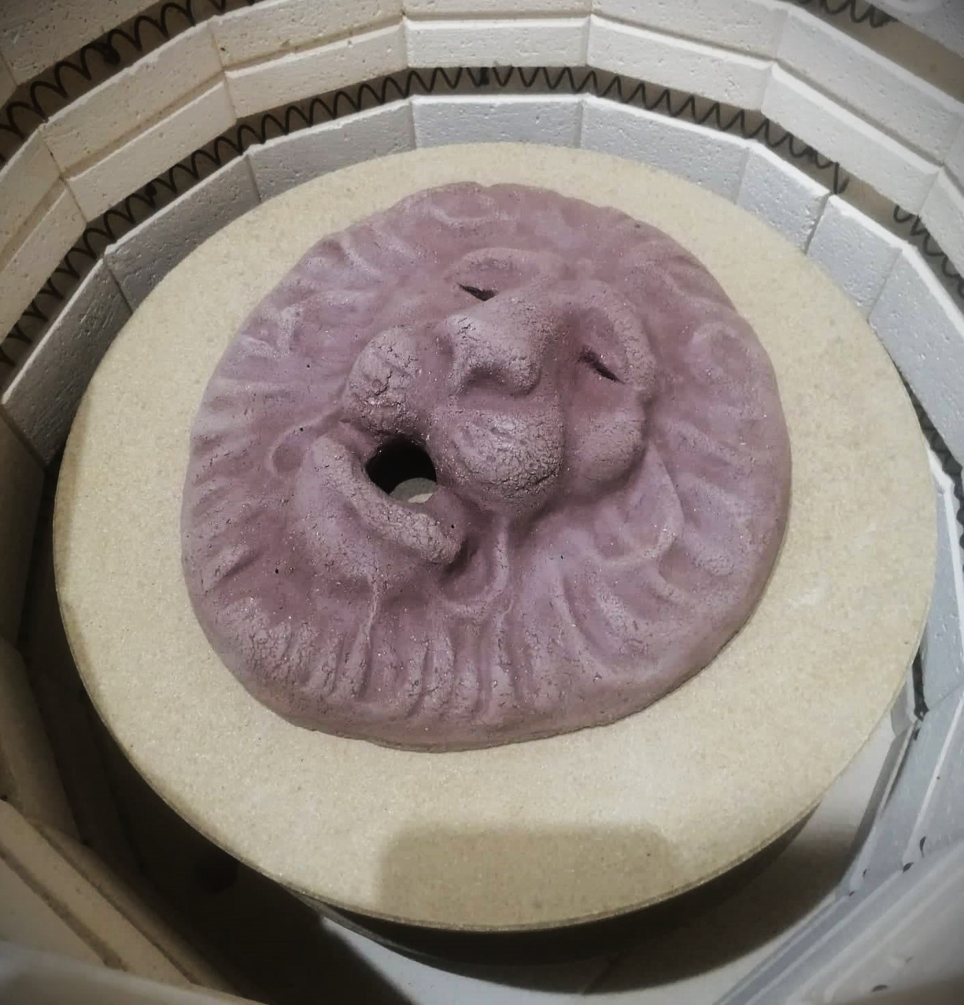 Petit lion fontaine