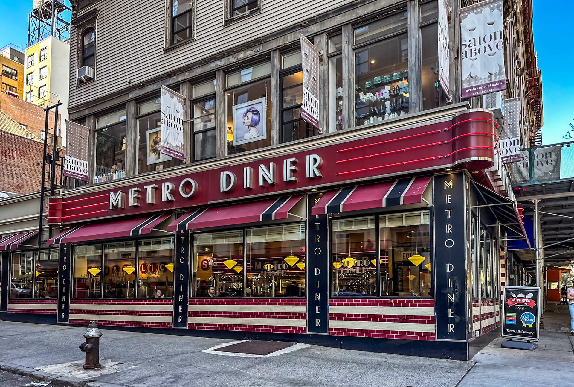 Metro Diner, Salon Above