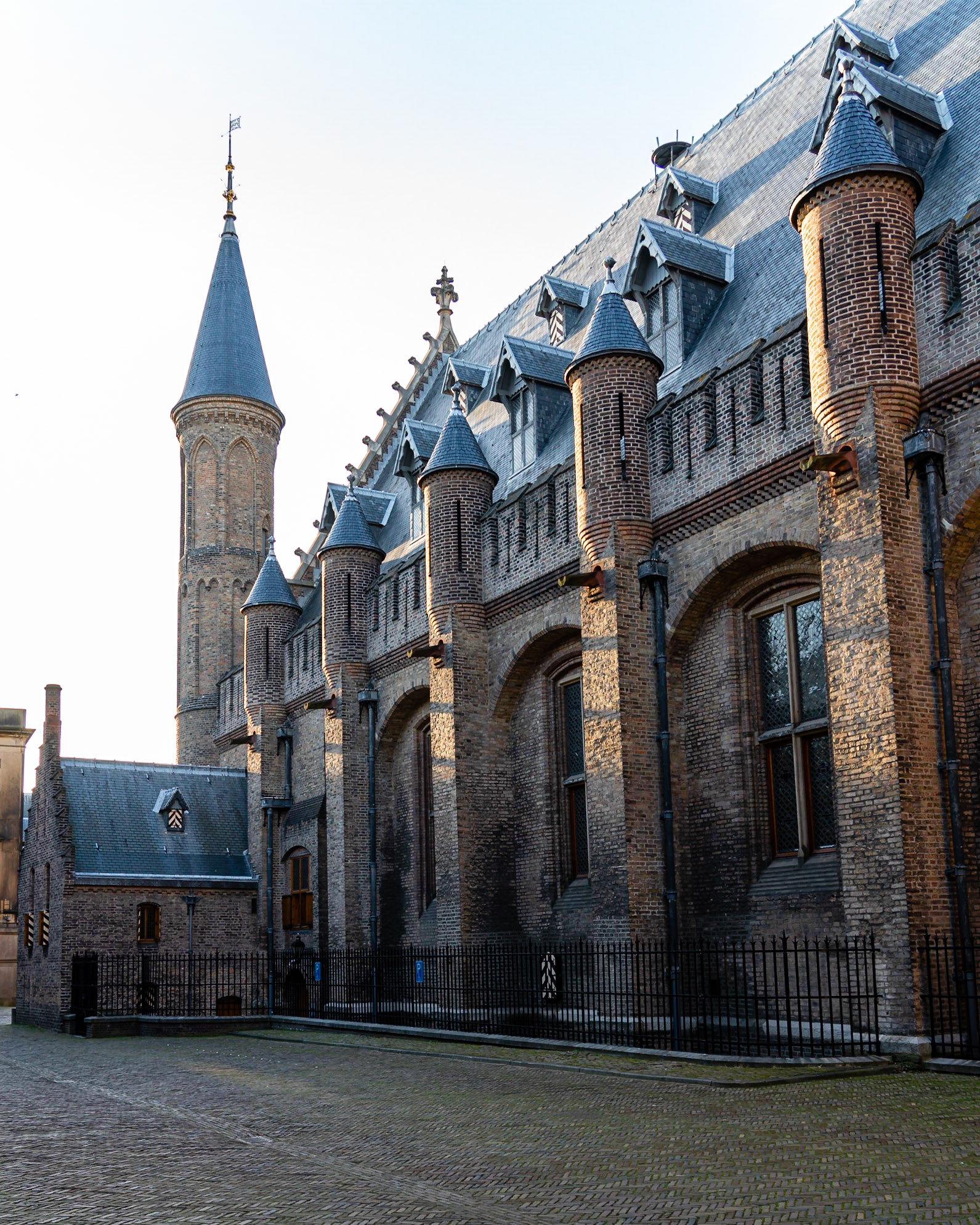 08 - Zijkant van de Ridderzaal