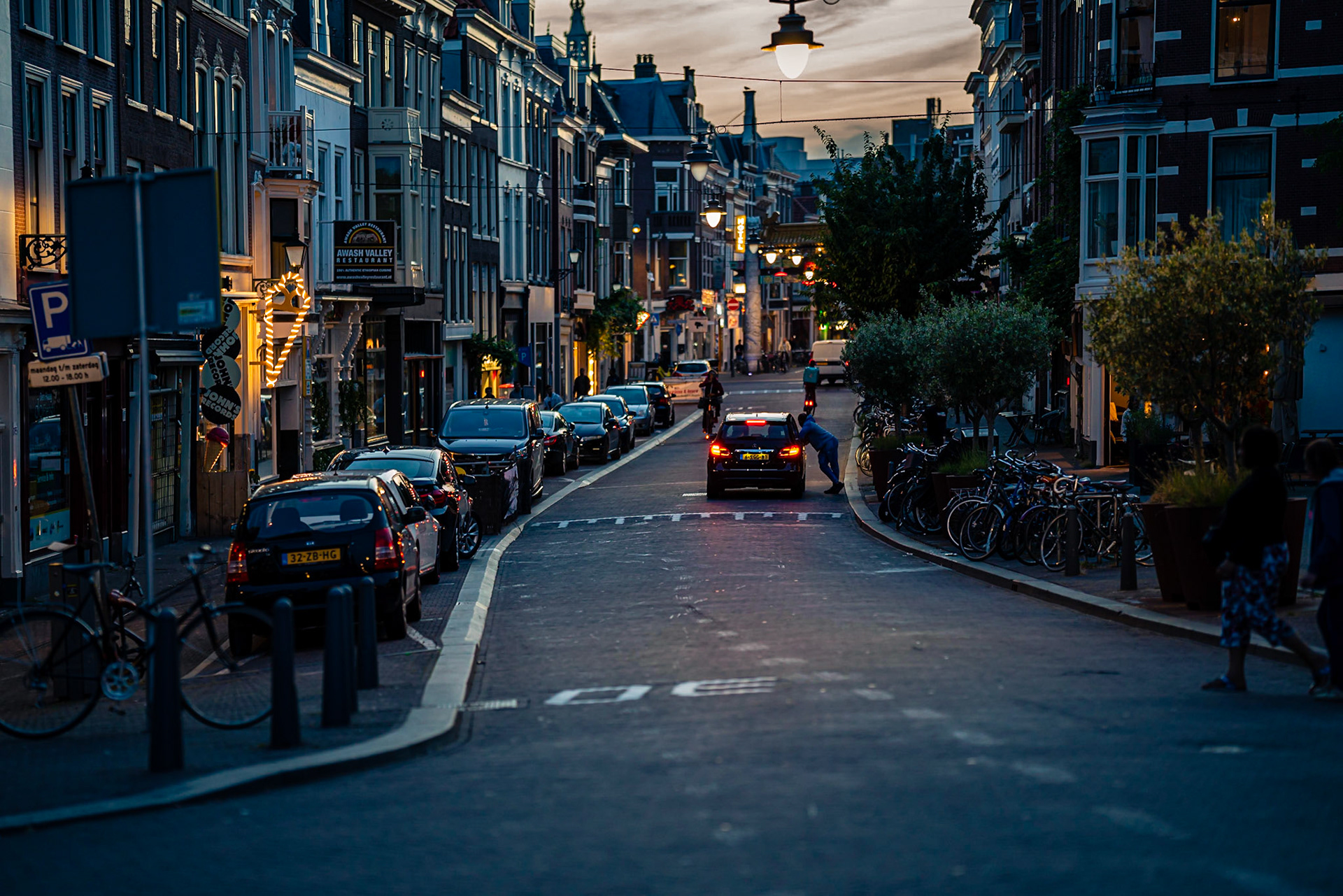 68 - Wagenstraat bij zonsondergang