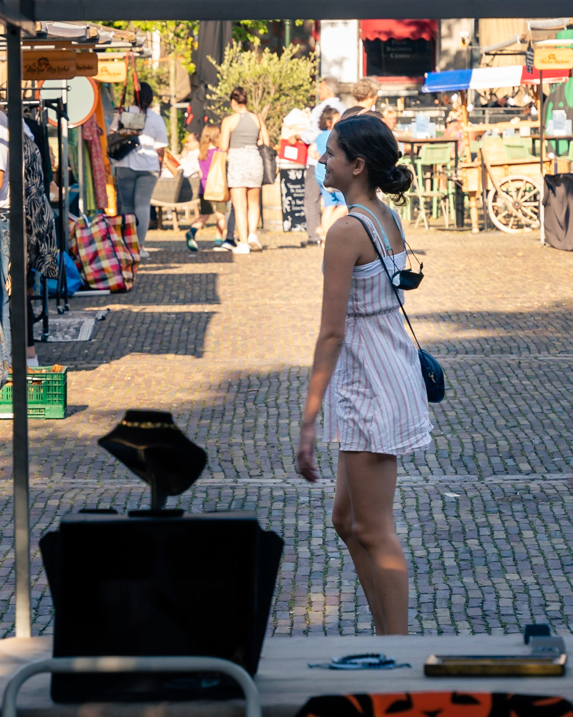 07 - When The Lady Smiles