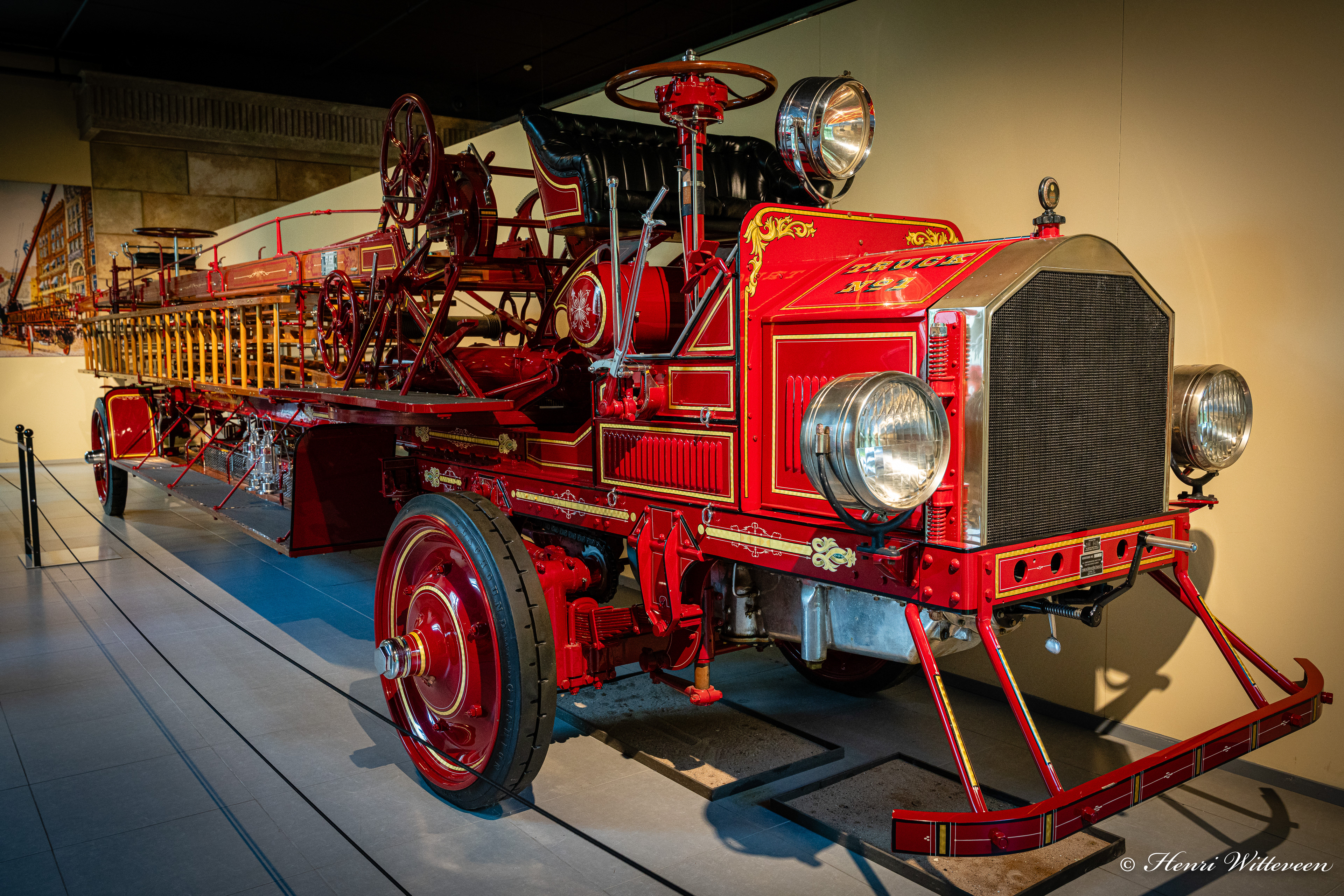 08 - American Lafrance Hook And Ladder Aerial Type 31-6 from 1922